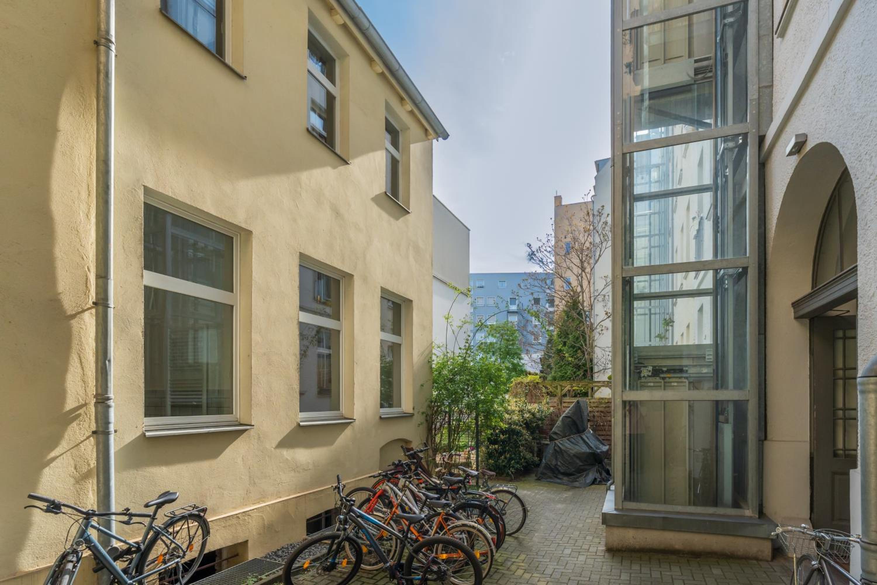 The Remise Mitte Loft, 2 BR, 2 bathrooms, living room, group & family friendly, 4- 7 Guests