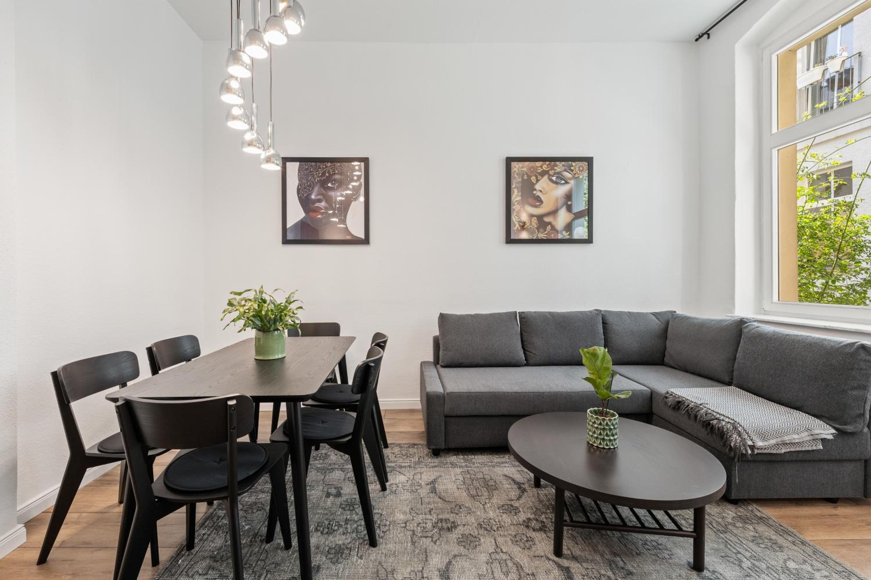 The Remise Mitte Loft, 2 BR, 2 bathrooms, living room, group & family friendly, 4- 7 Guests