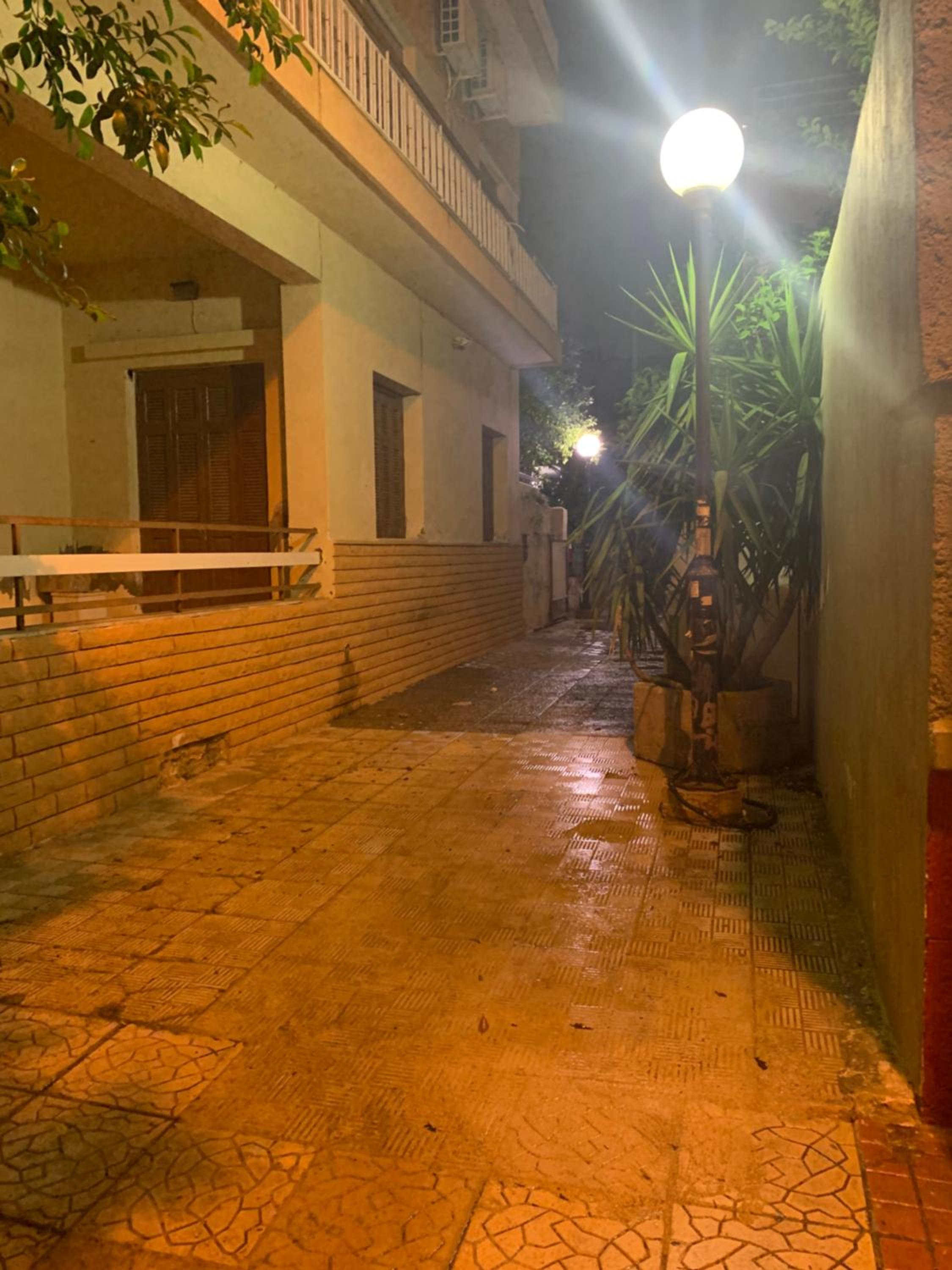 Family friendly, cozy house in Athens view 5