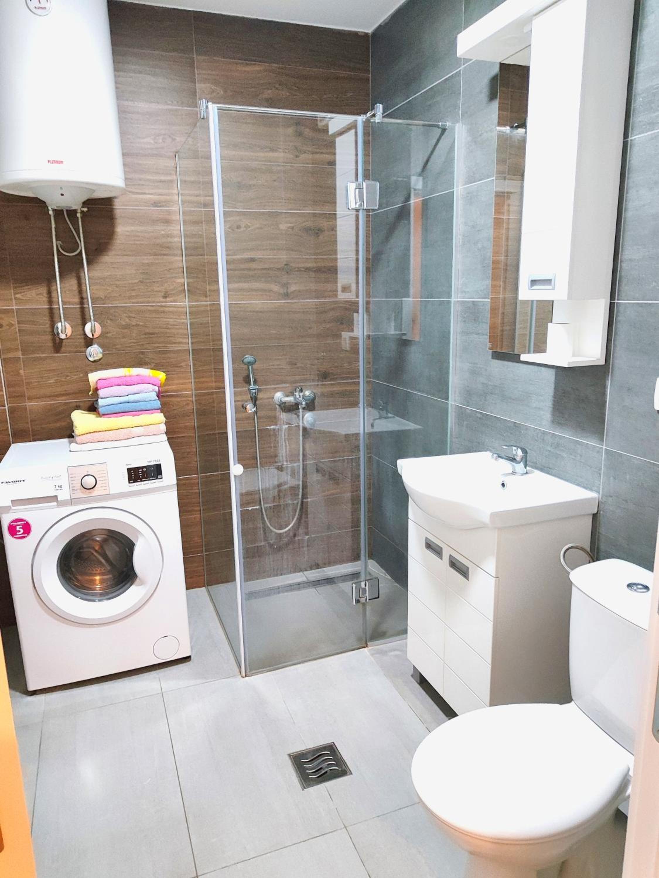 Lux apartman Ub view 4