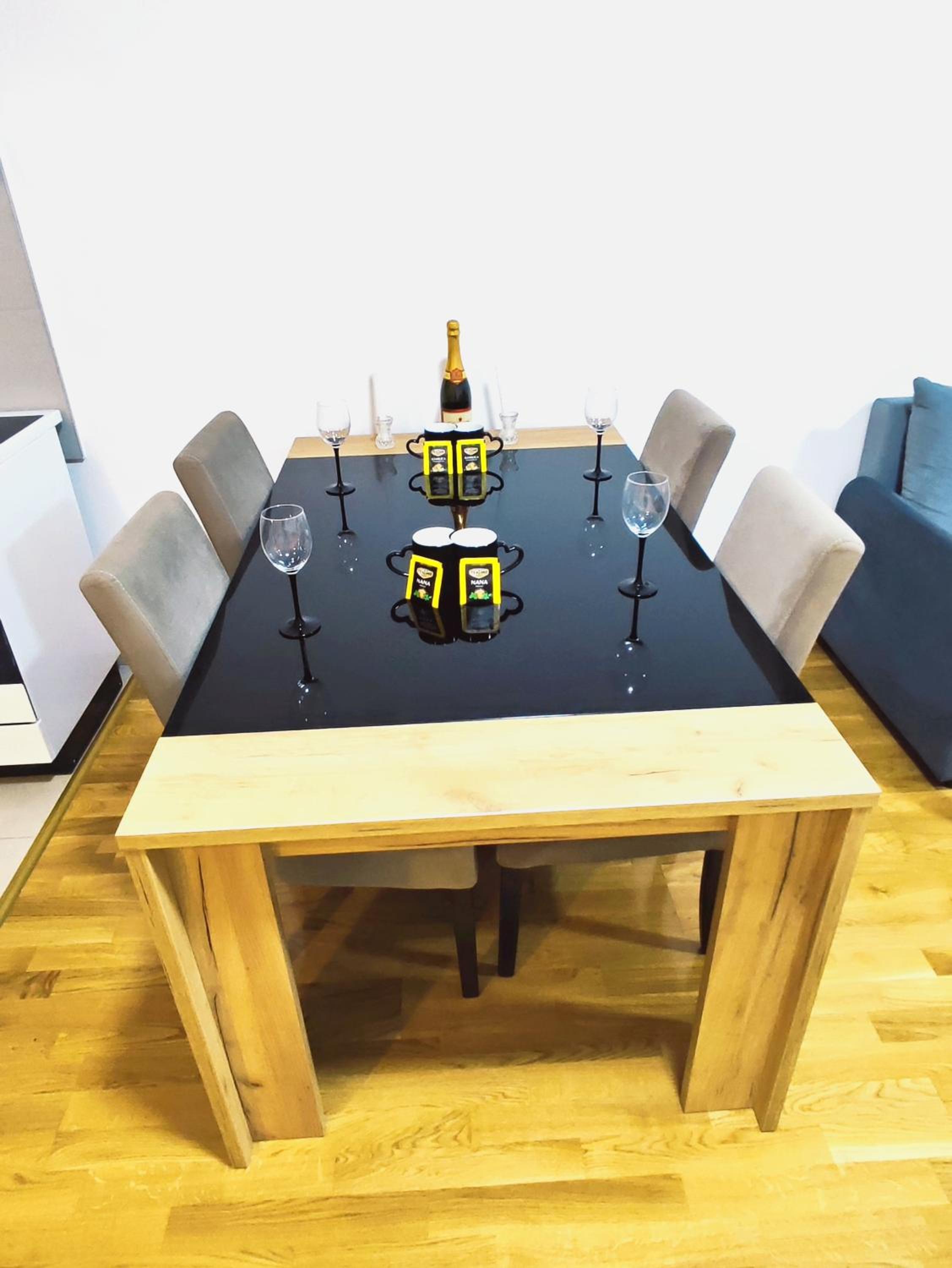 Lux apartman Ub view 2