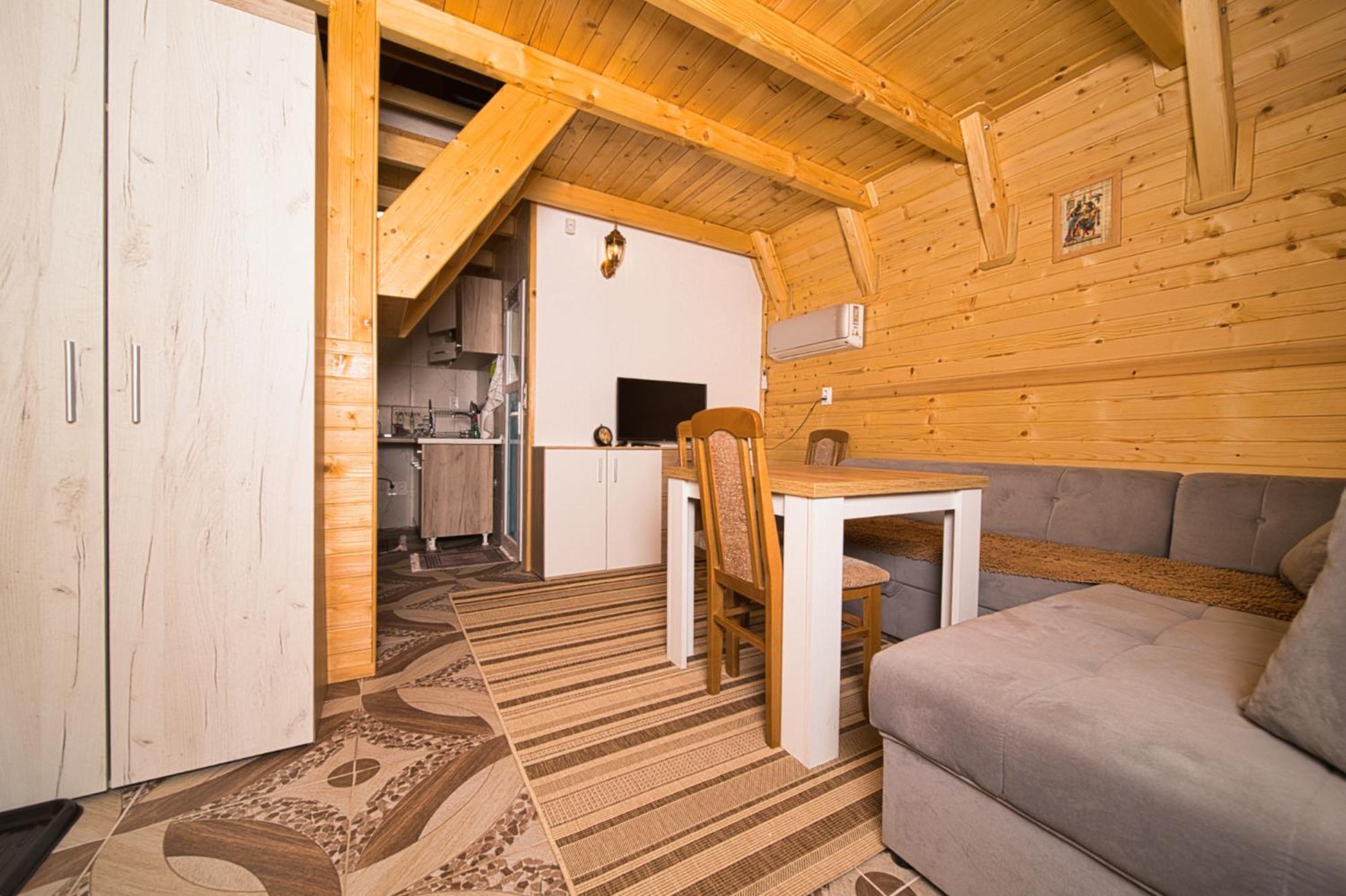 Pyramid Energy House