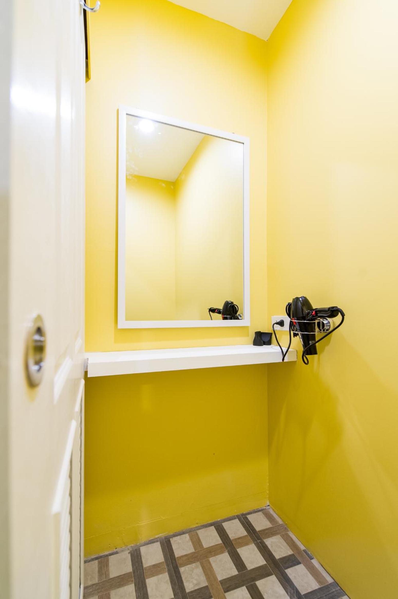 Matchbox Bangkok Hostel