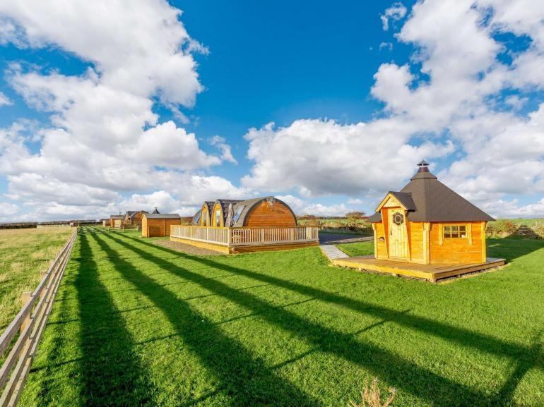 Hotel Caithness View Luxury Farm Lodges and BBQ Huts - Image 1