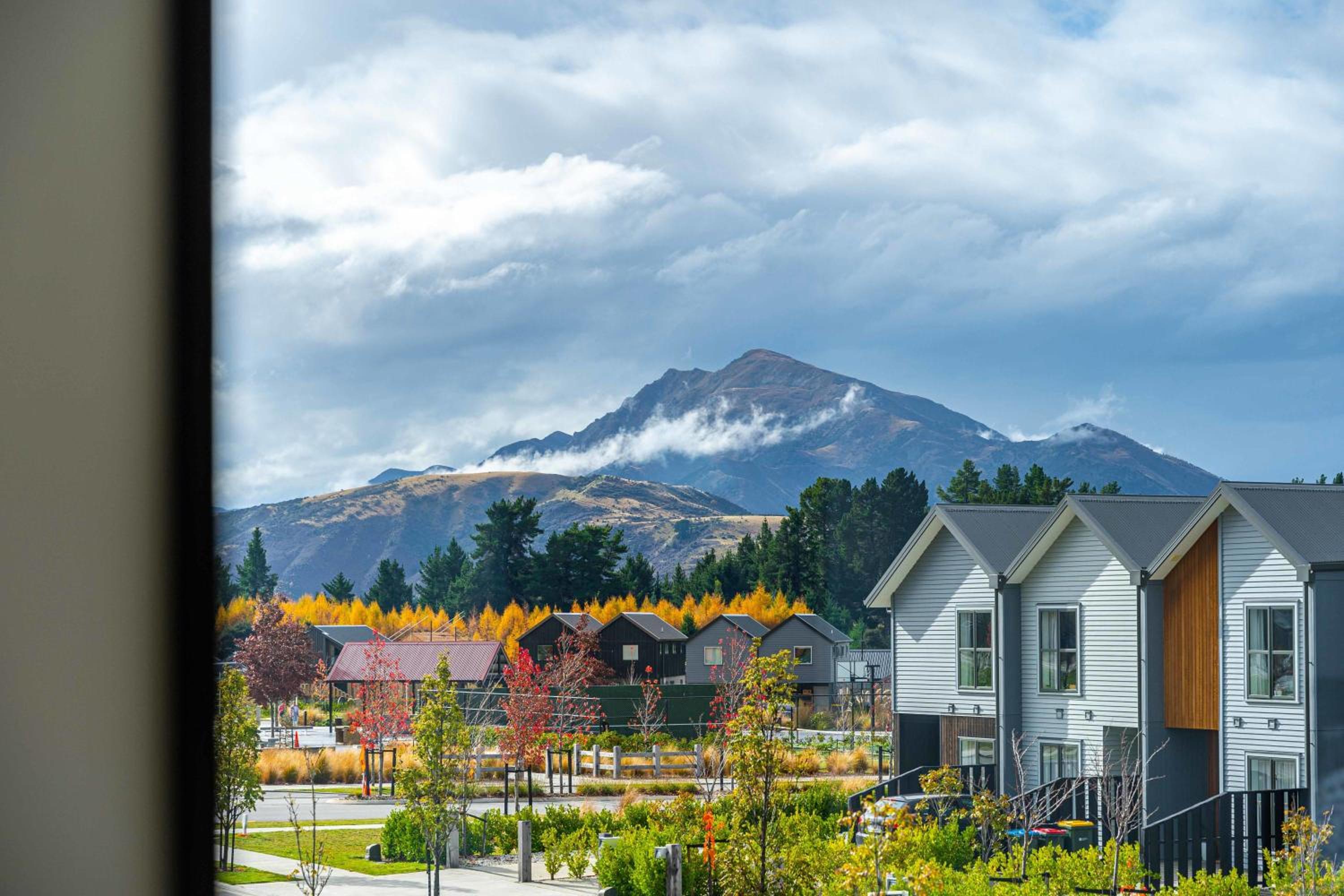 Amazing Alpine Views in Wanaka view 2