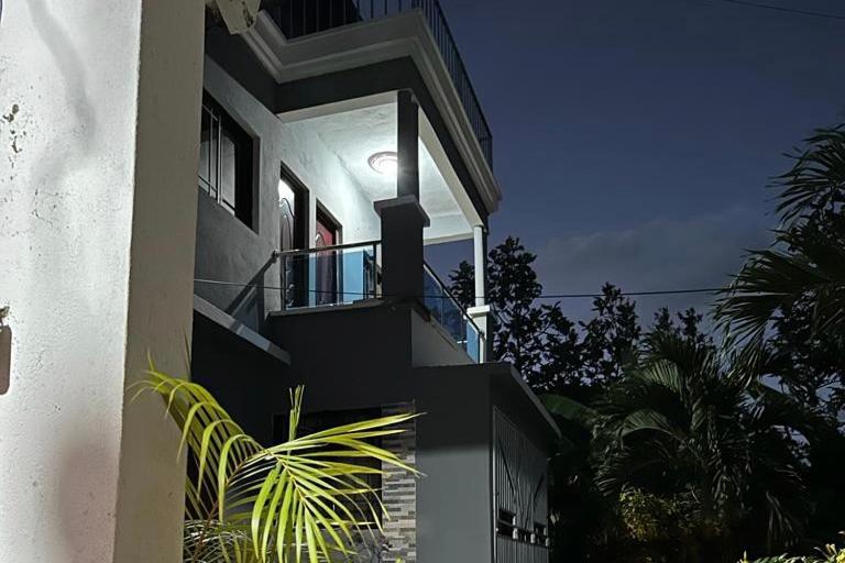 Casa Linda - 10 mins from Beach & Lagoon with AC & Free Parking view 3