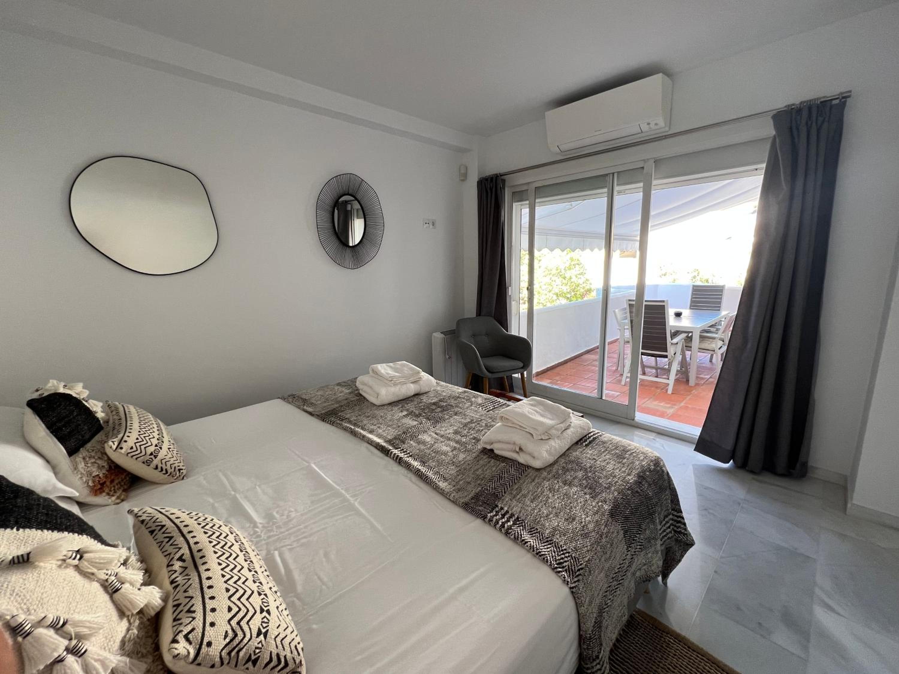 Luxury Apartm Brand newSwimming PoolGolf Beach