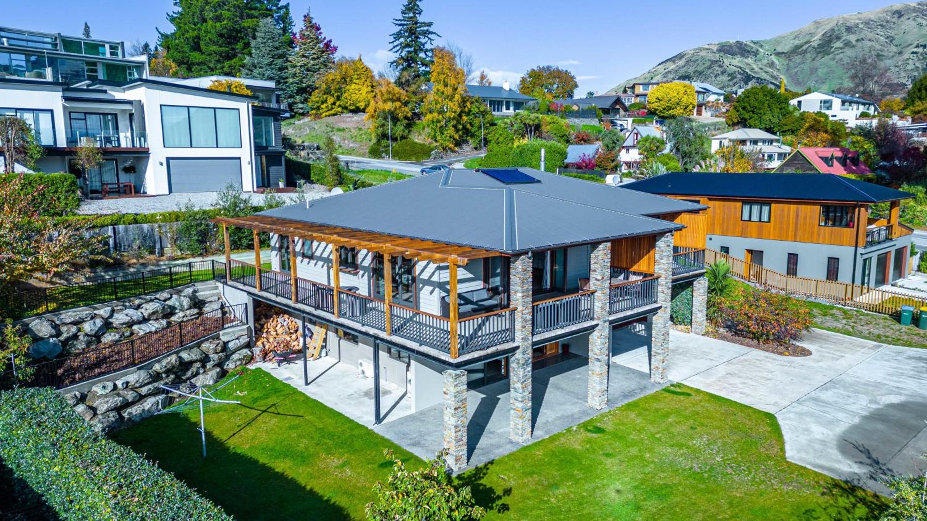 Lakeview Lodge in Wanaka view 4