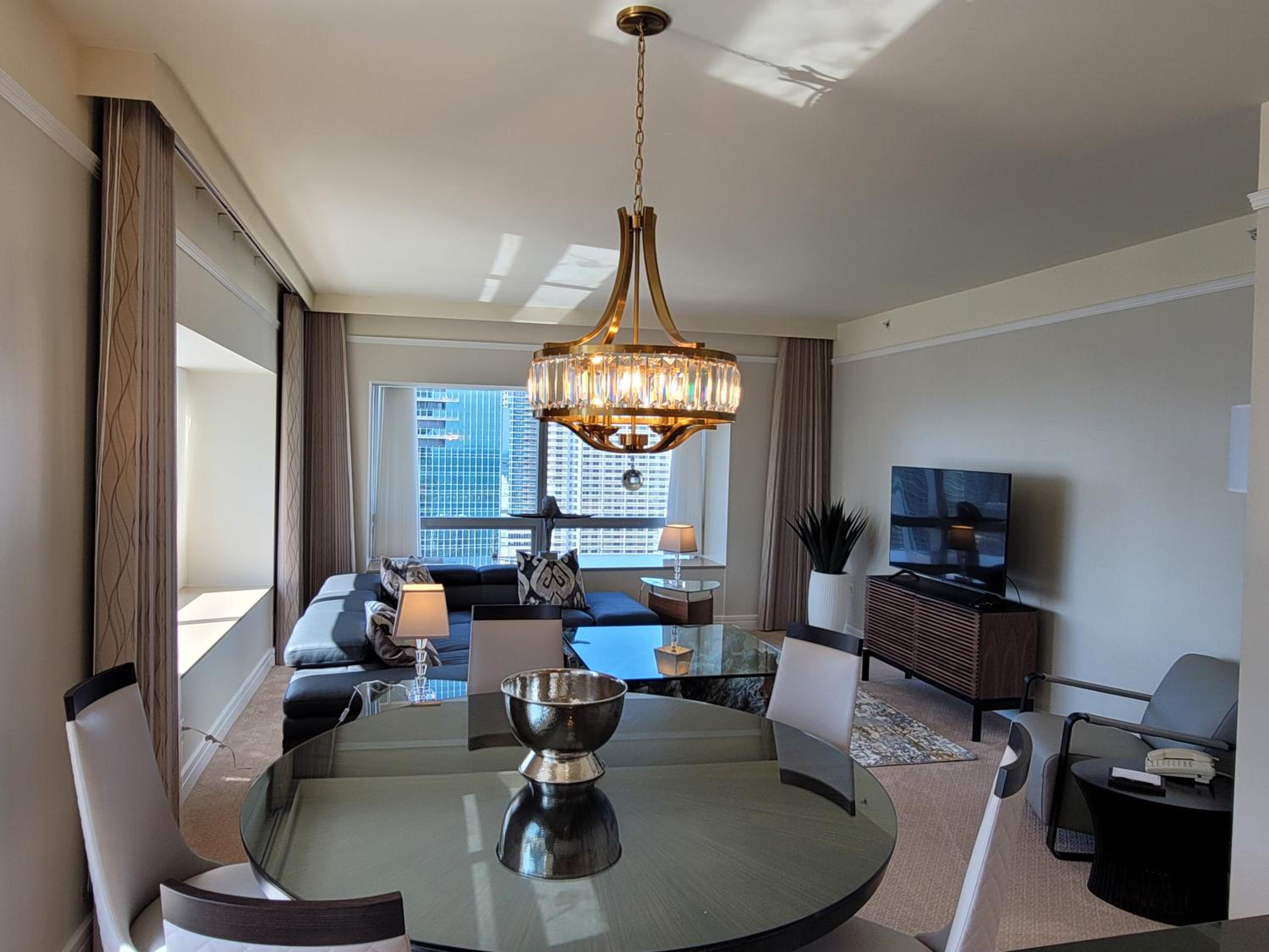 2 Bedroom OR King Studio Suites Four Seasons Hotel Miami Free Wi-Fi & Free Parking