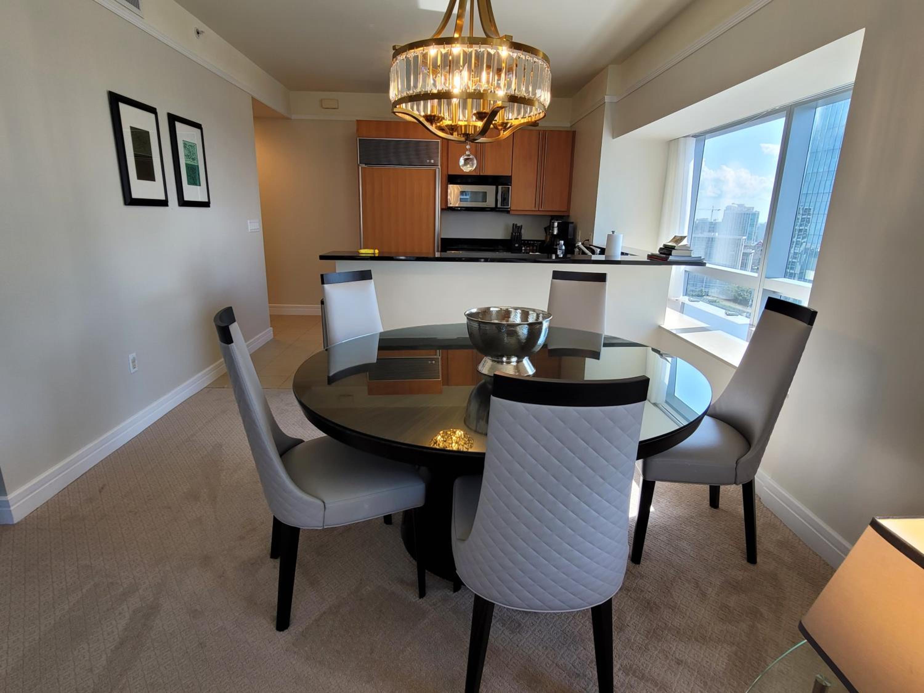 2 Bedroom OR King Studio Suites Four Seasons Hotel Miami Free Wi-Fi & Free Parking