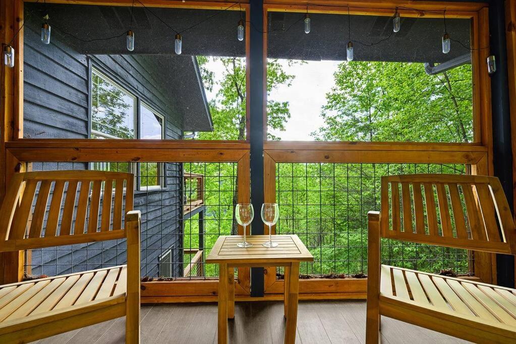 Chic private cabin w/ epic views & amenities! view 4