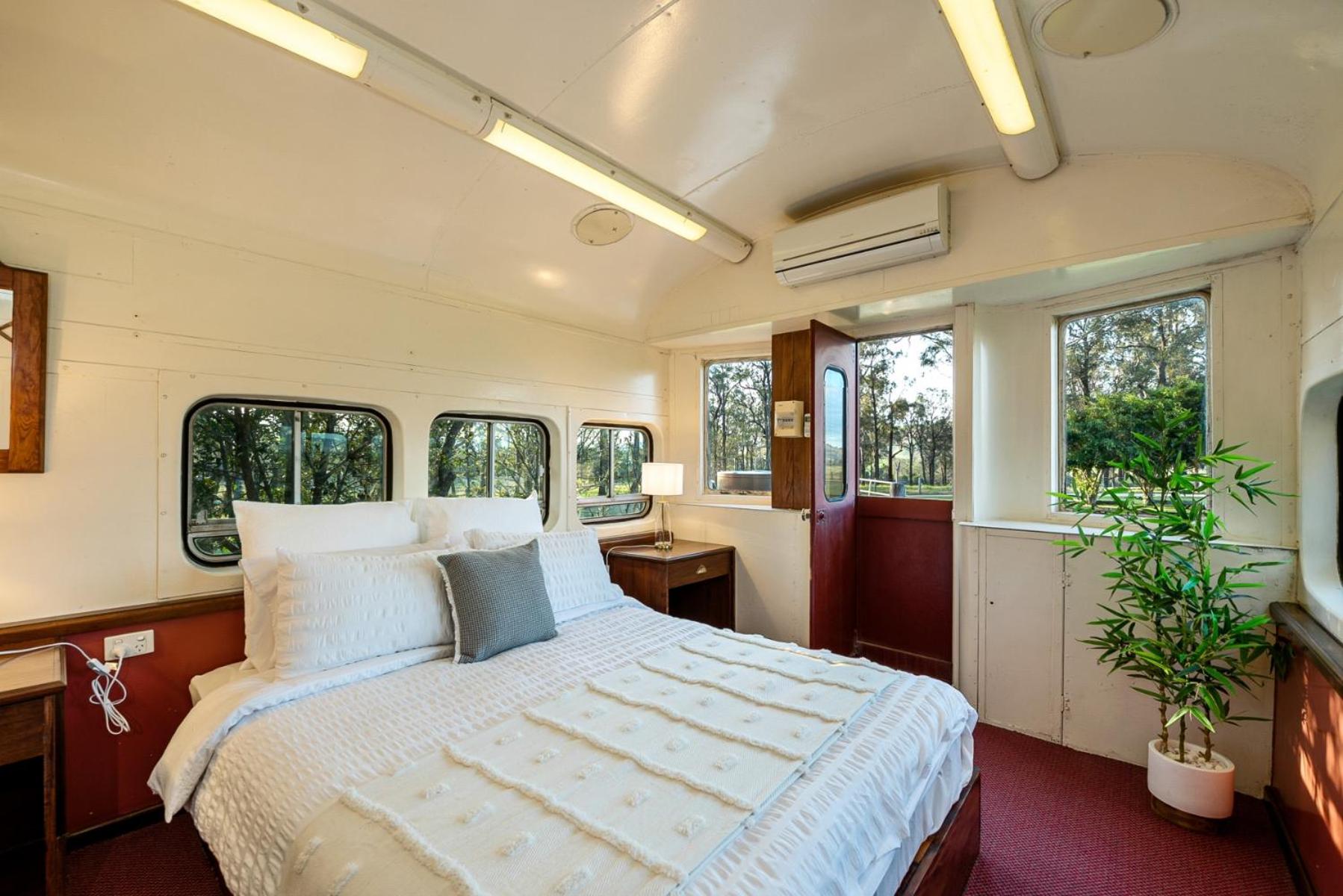 Carriageway Retreat - Unique Red Rattler Carriages and Units