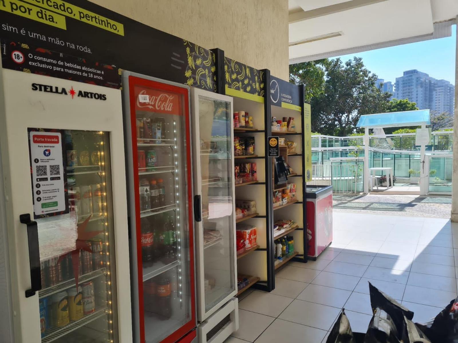 APTO VISTA MAR e PÉ NA AREIA DA BARRA DA TIJUCA
