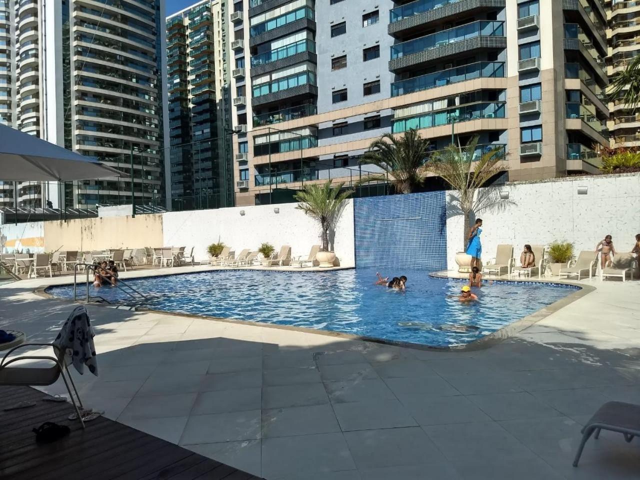 APTO VISTA MAR e PÉ NA AREIA DA BARRA DA TIJUCA