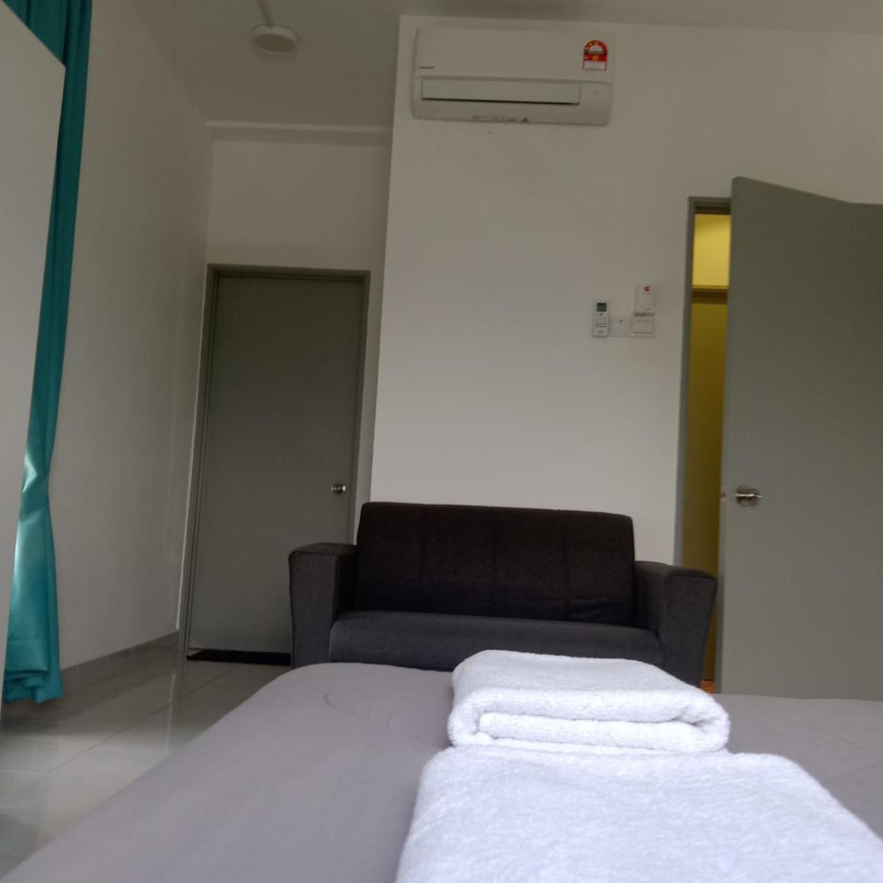 Spacious 3BR Family Homestay Putrajaya Near Masjid & Hospital Ramadan Stay