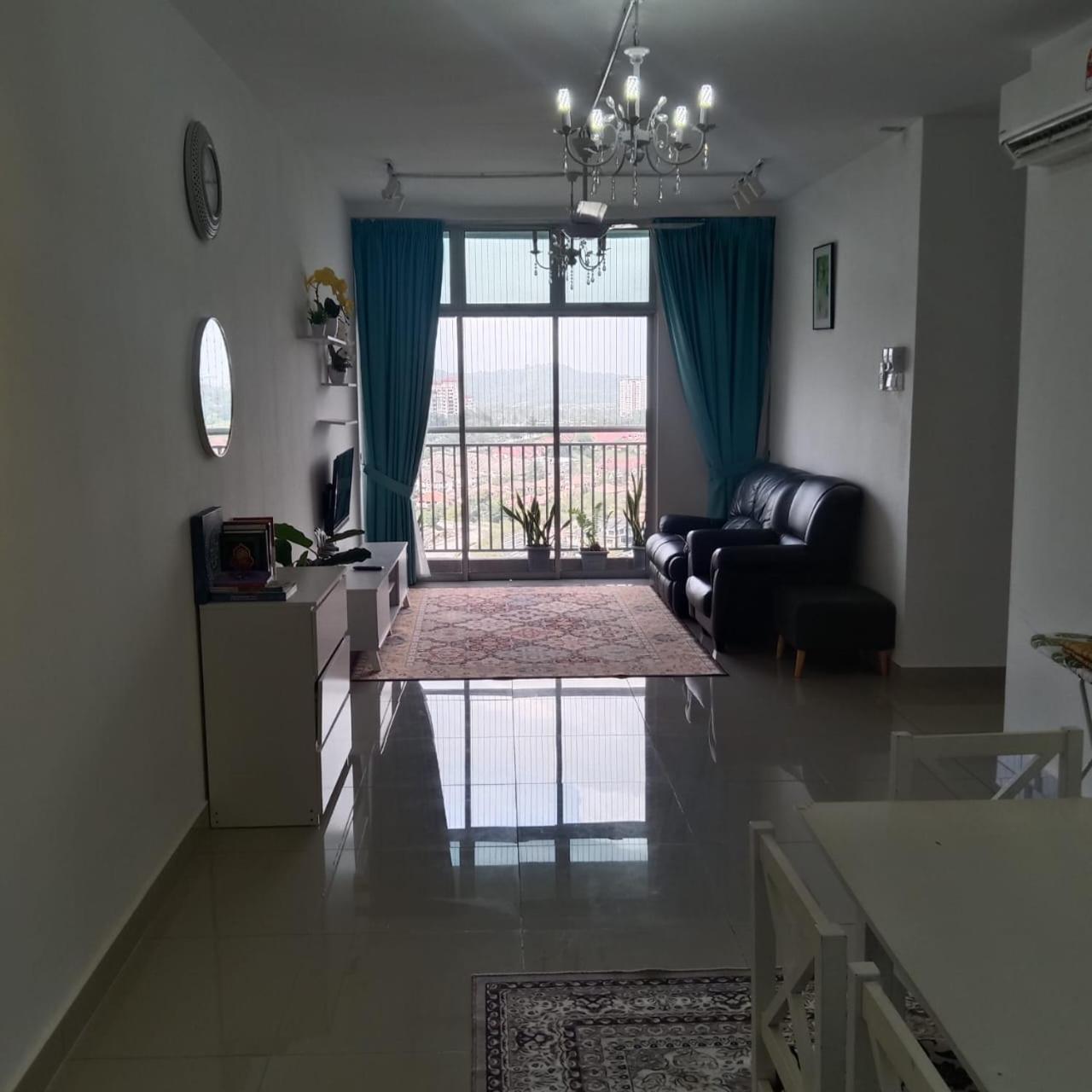 Spacious 3BR Family Homestay Putrajaya Near Masjid & Hospital Ramadan Stay
