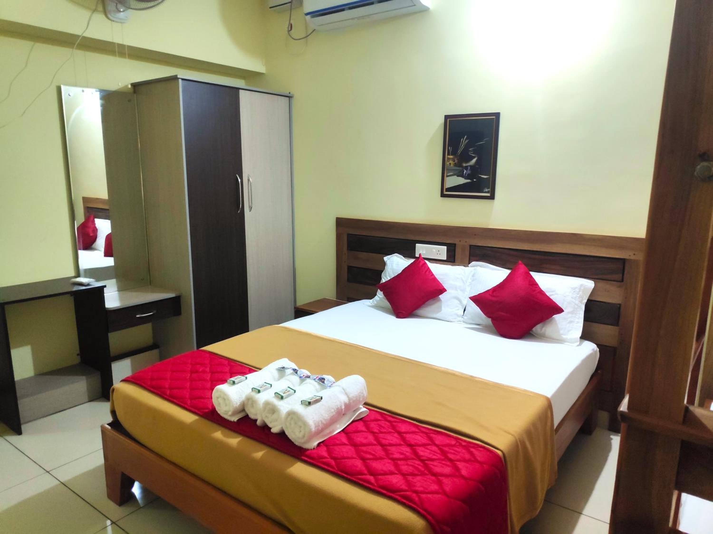 Golden Peak Estate Homestay
