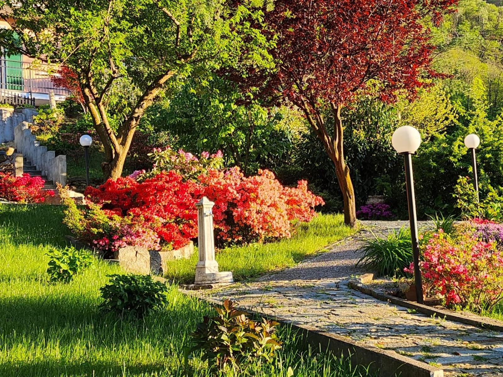Eden Guest House Colico view 2
