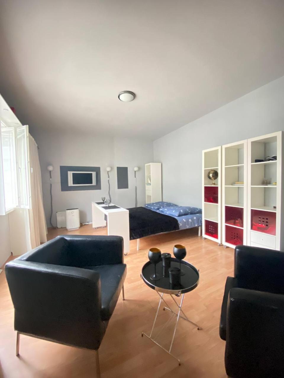 Cozy Modern Apartment with Small Balcony in the Heart of Berlin