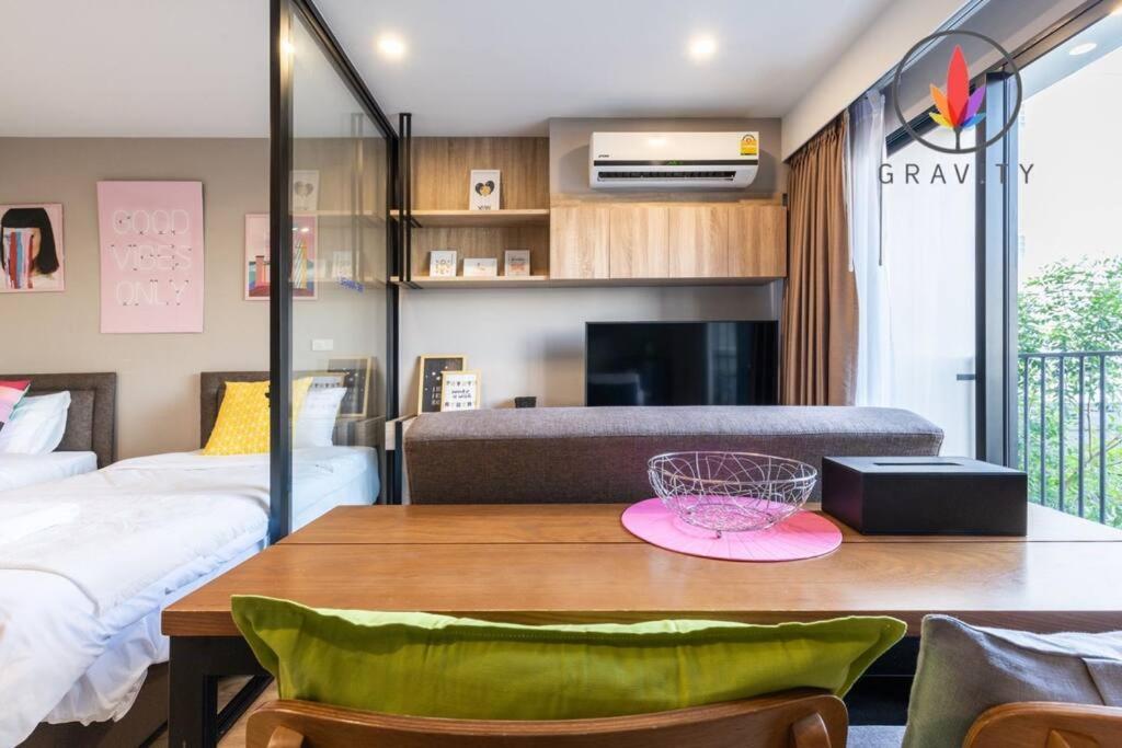 BTS S5 Surasak 900 meters near the Mekong River Pier Free Swimming Pool in Ferris Wheel Night Market Chinese Reception Bangkok Center
