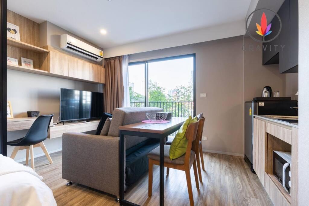 BTS S5 Surasak 900 meters near the Mekong River Pier Free Swimming Pool in Ferris Wheel Night Market Chinese Reception Bangkok Center
