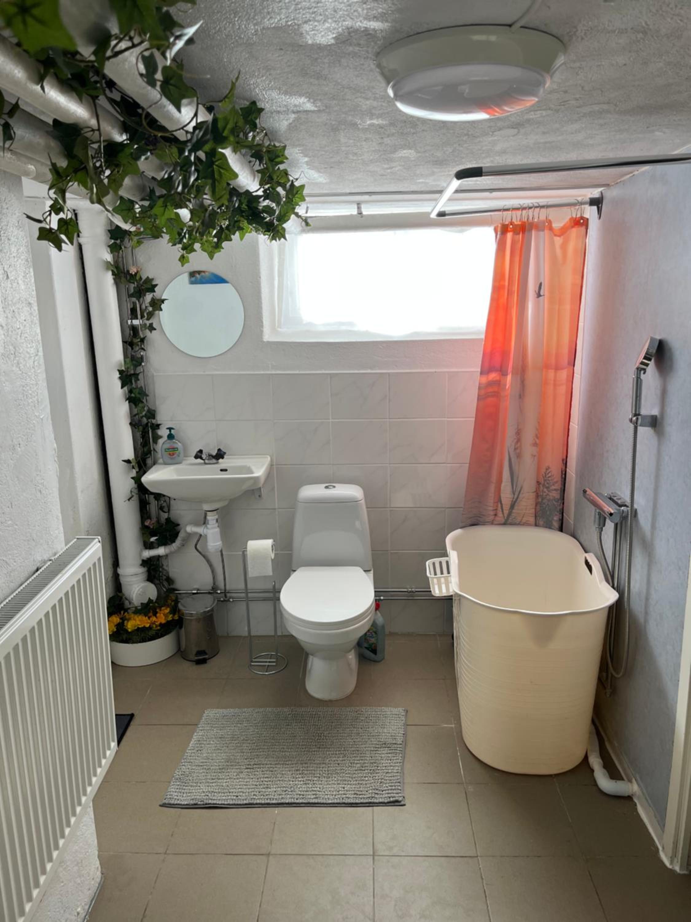 Cosy compact living best for 1-2 adults view 2