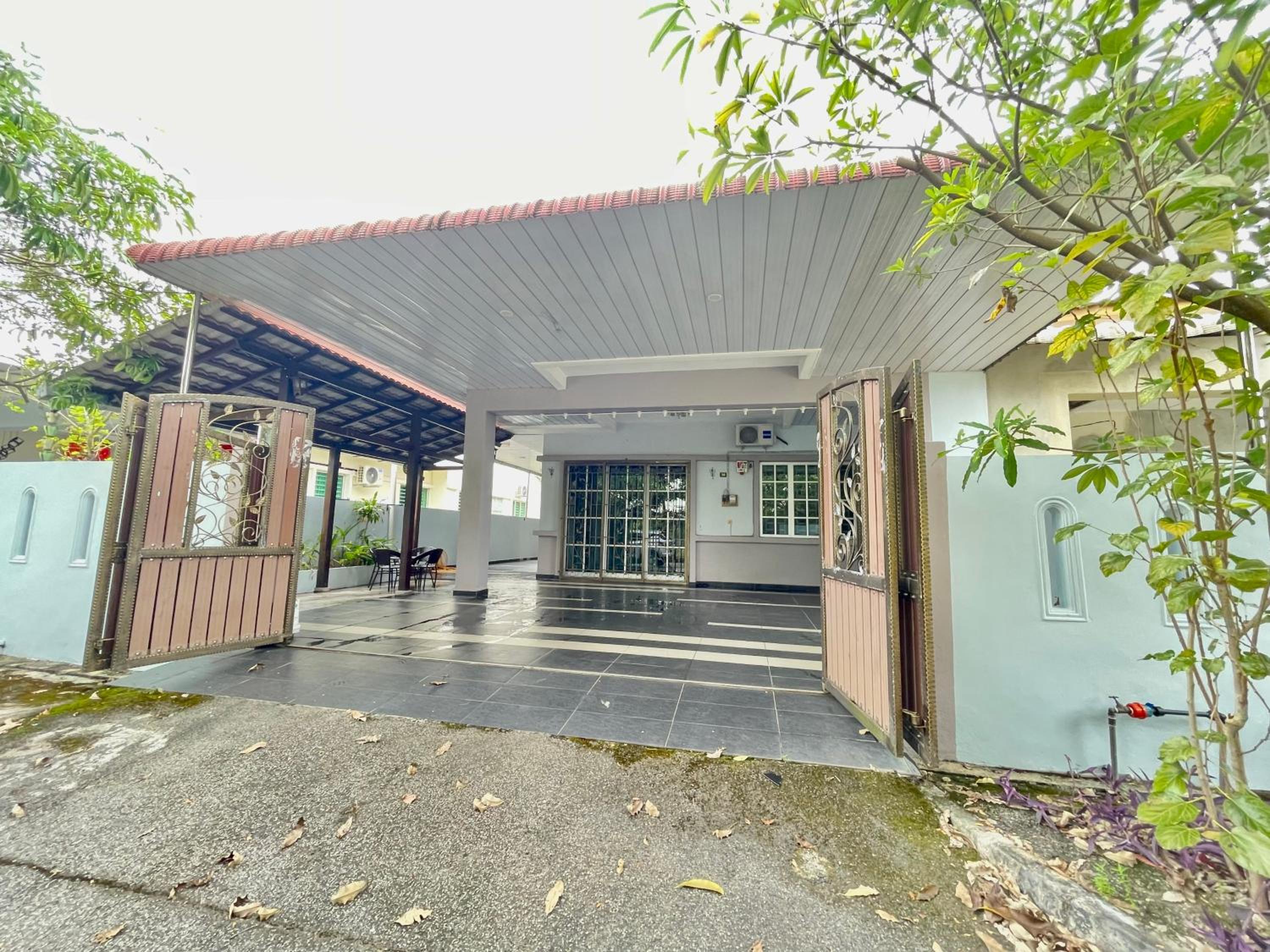 Comfort 36 Entire House At Alma Bukit Mertajam photo 3