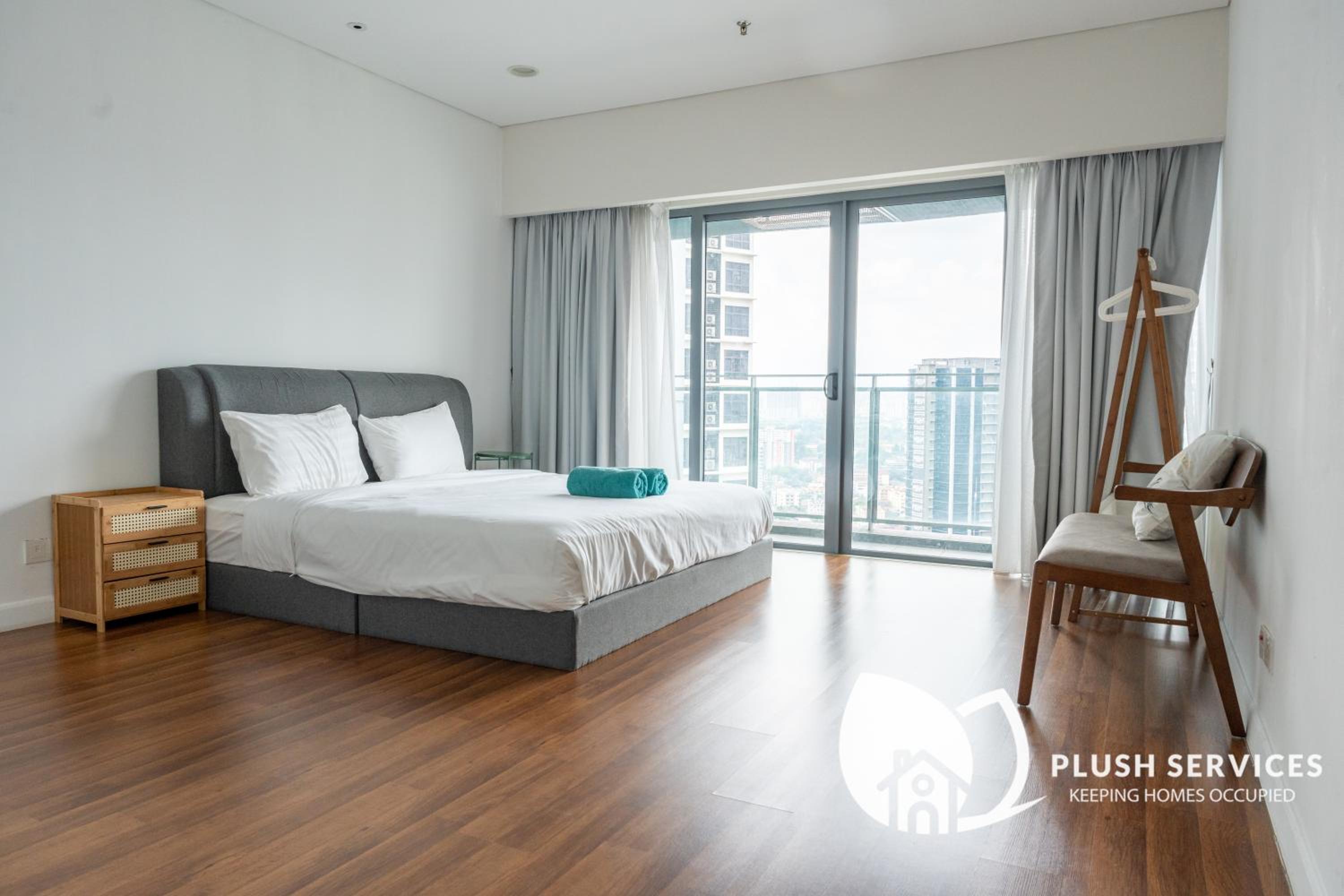 Summer Suites by Plush
