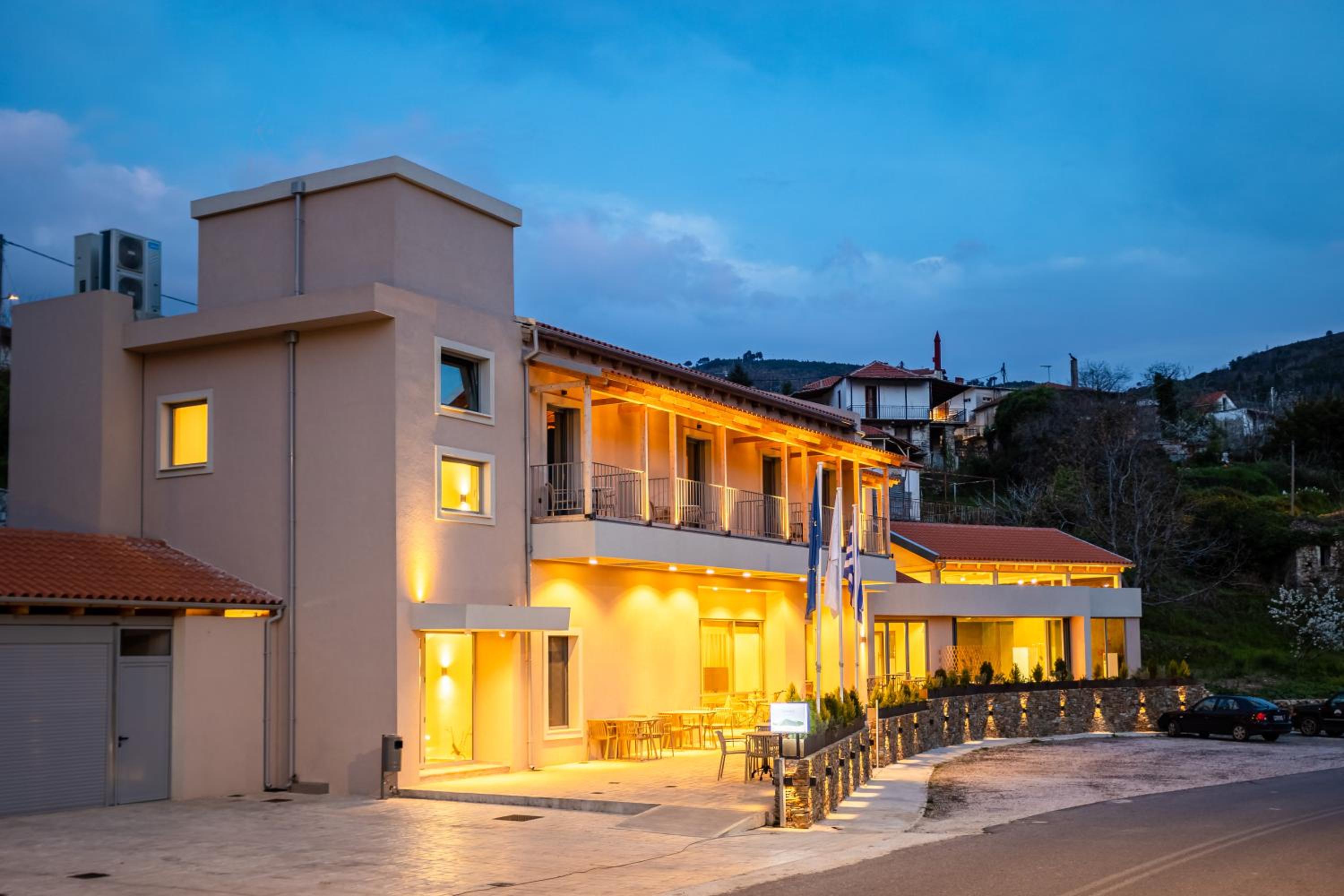 Hotel Denthis Hotel - Taygetos Mountain Getaway - Image 1