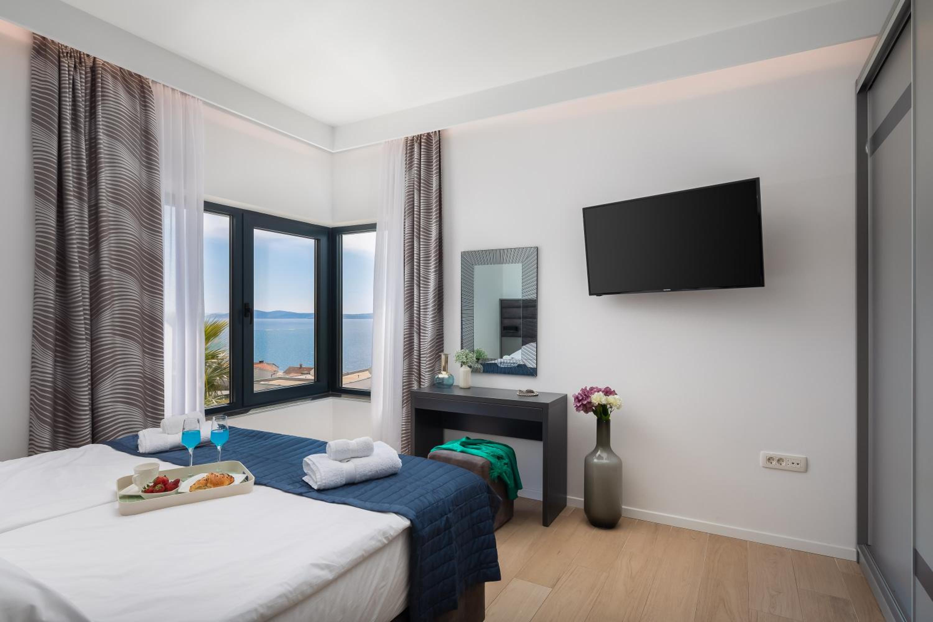 Luxury Villa Black Pearl with Pool view 2