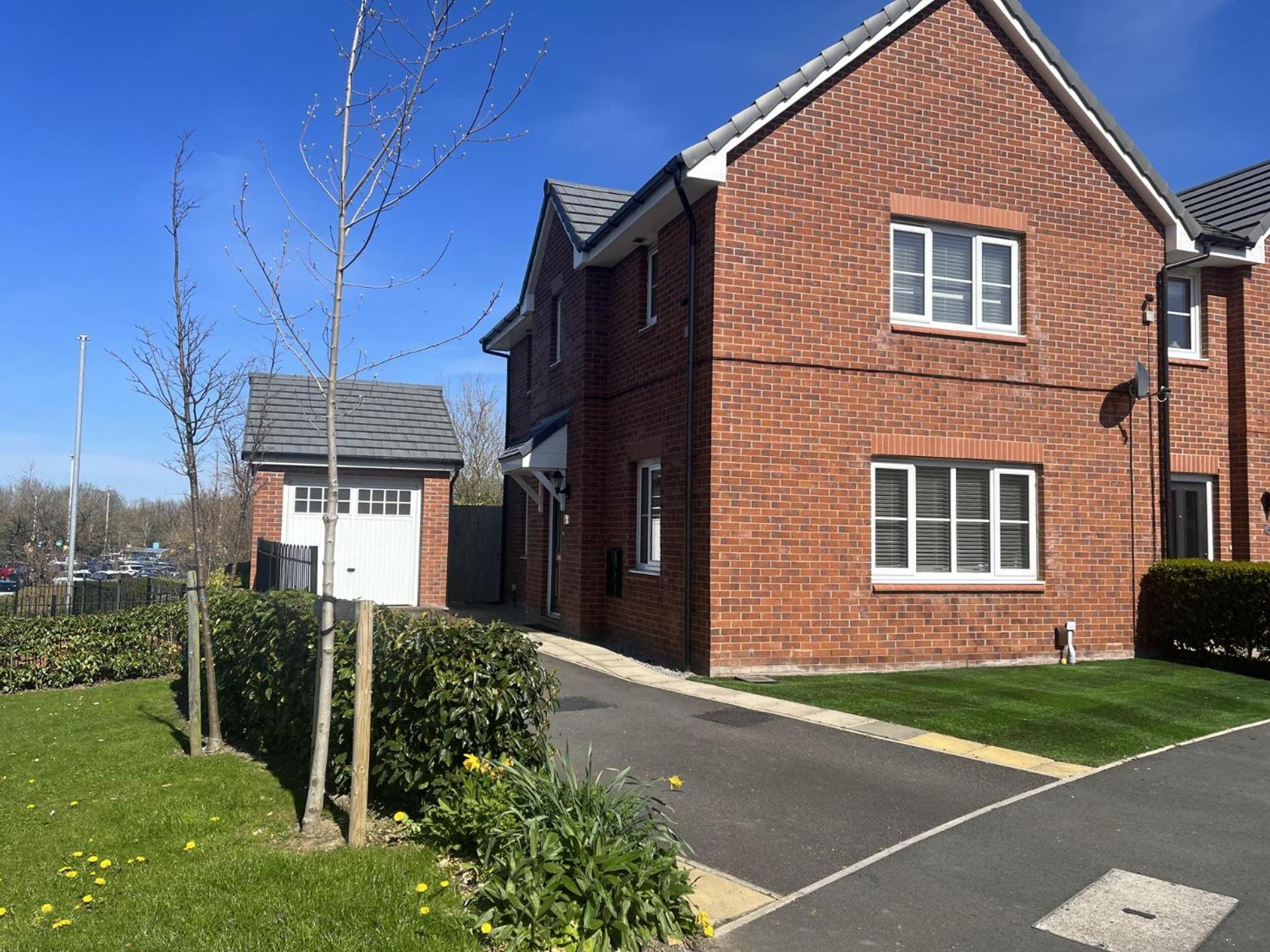 Remarkable 3-Bed House in Wirral view 5
