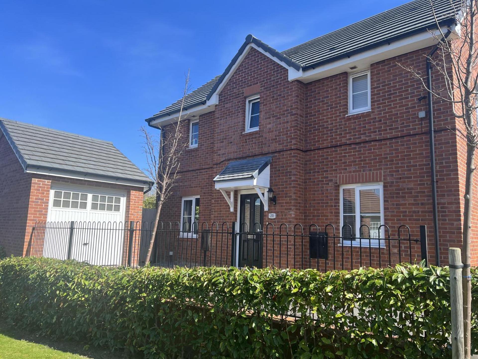 Remarkable 3-Bed House in Wirral view 2
