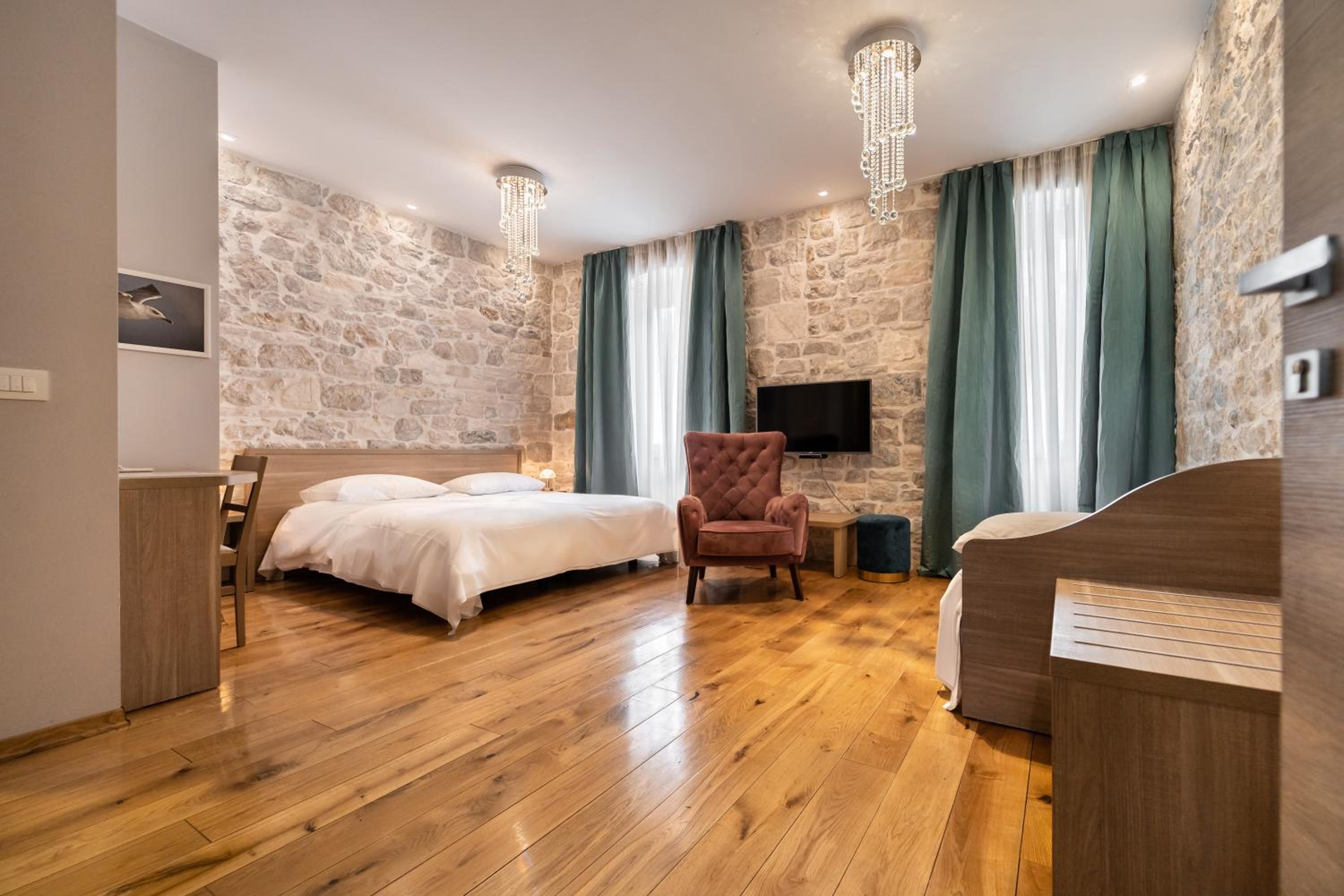 Tifani Luxury Rooms 2