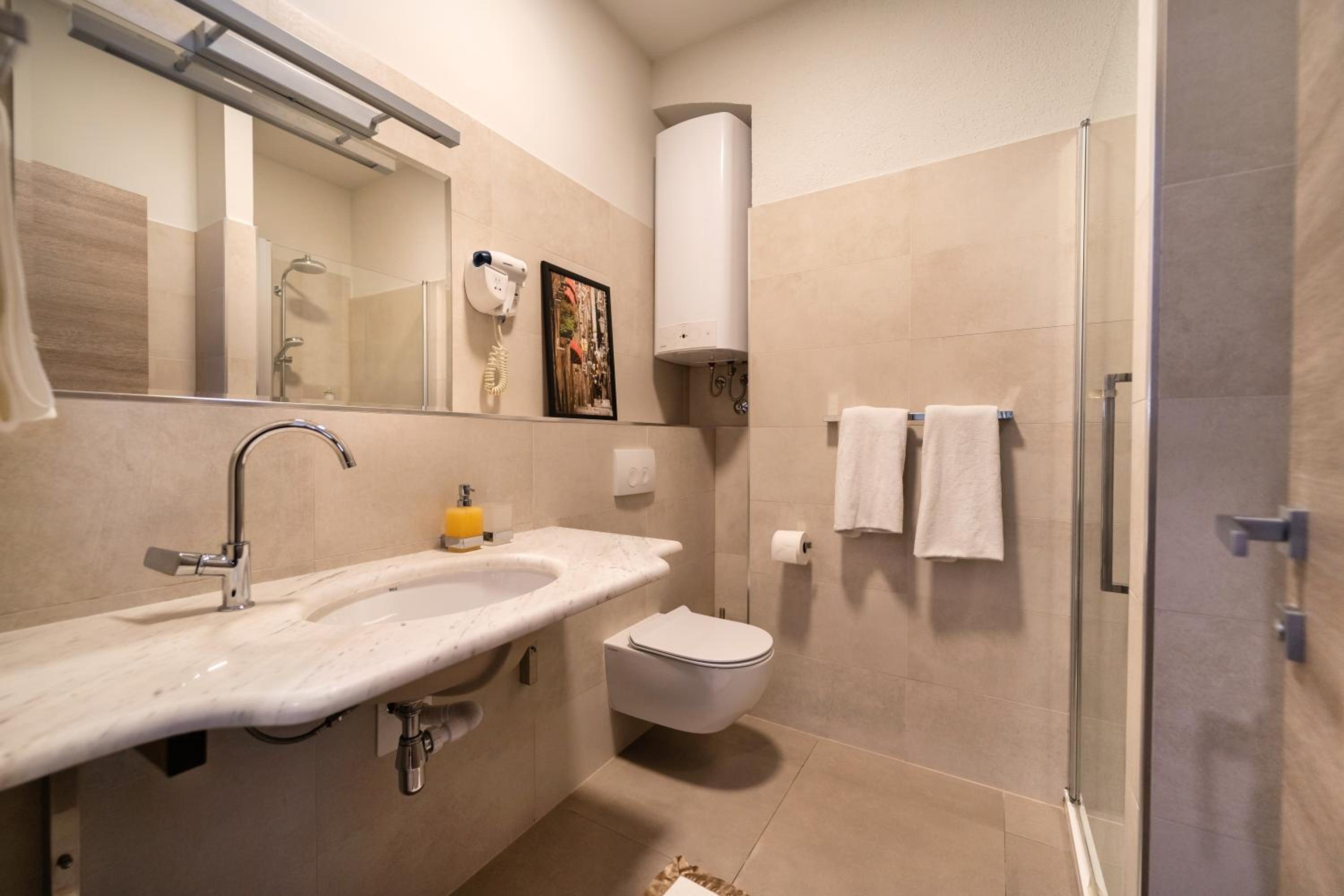 Tifani Luxury Rooms 2