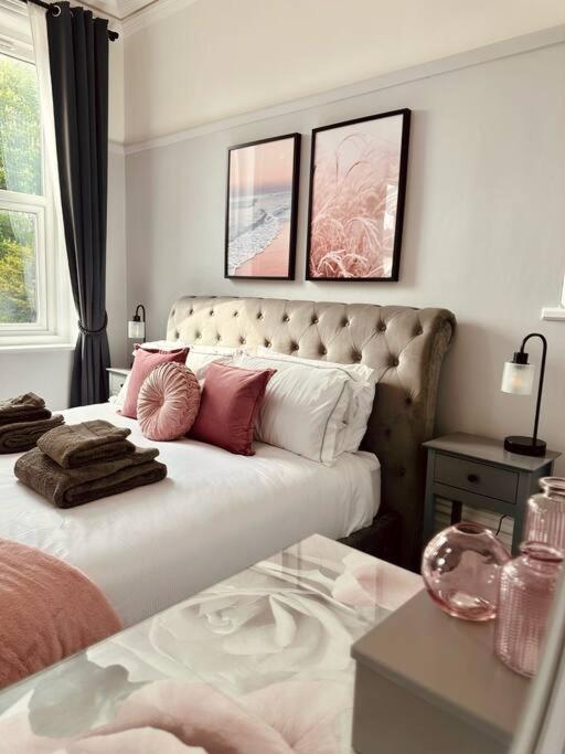 The Retreat - Large Luxury Apartment, Two Mins From Beach view 4