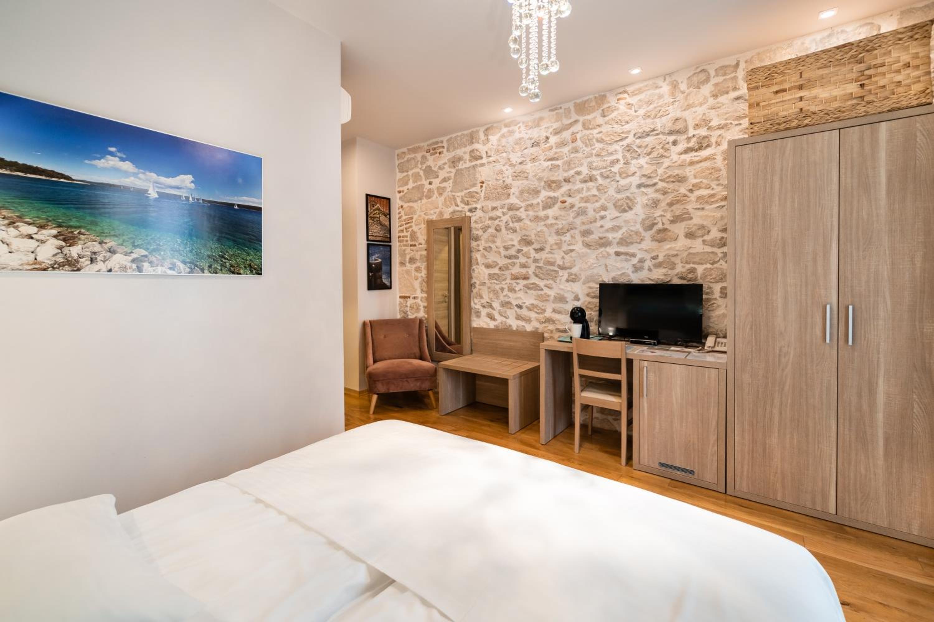 Tifani Luxury Rooms