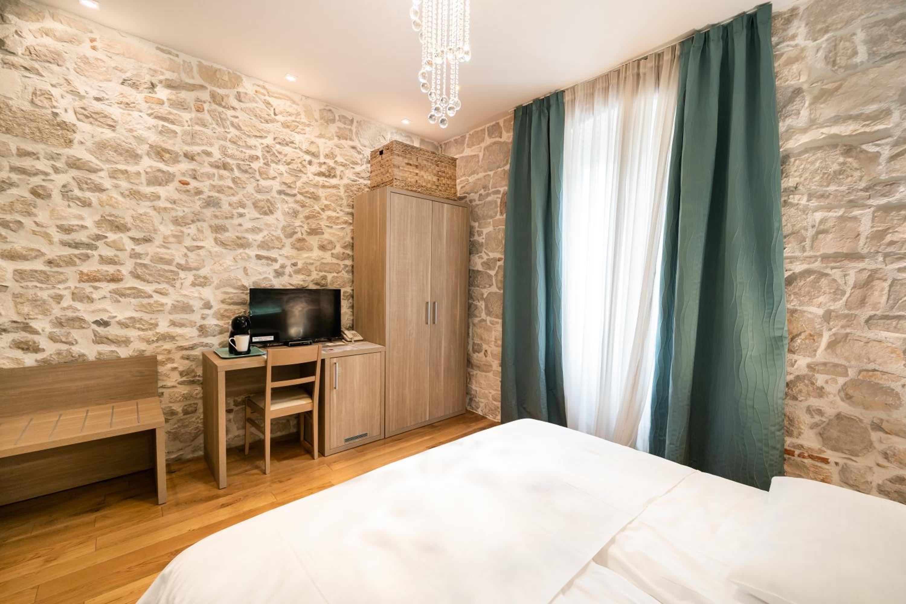 Tifani Luxury Rooms