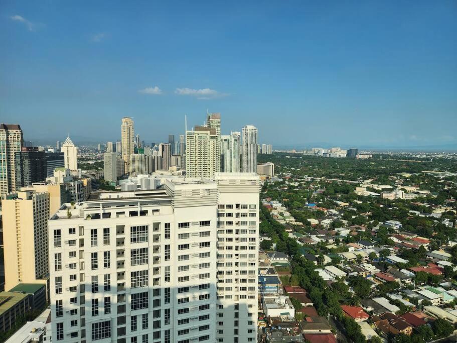 Makati Penthouse with Stunning City Skyline View - main view