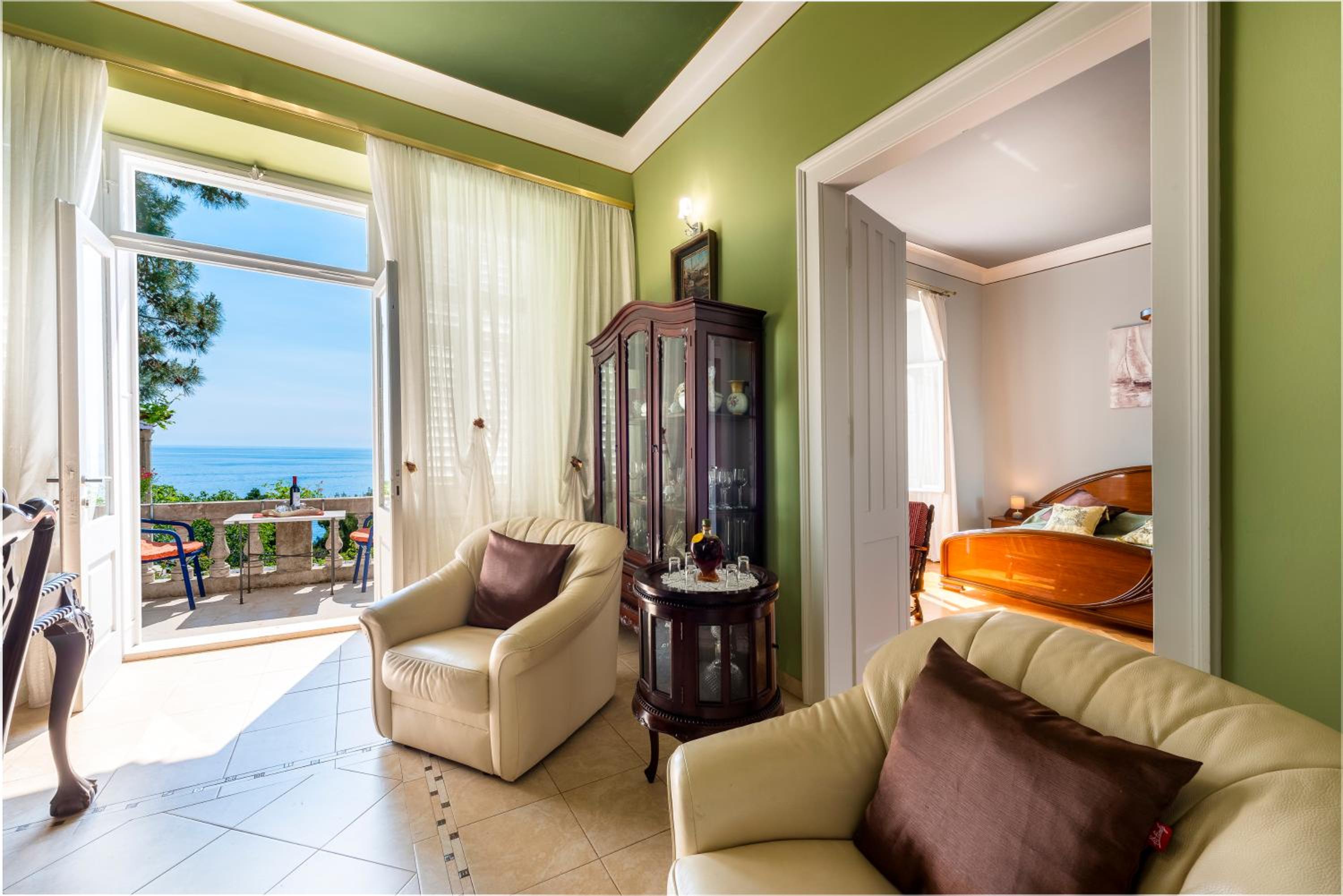 Dubrovnik Seaview apartment 10 min to the Old Town