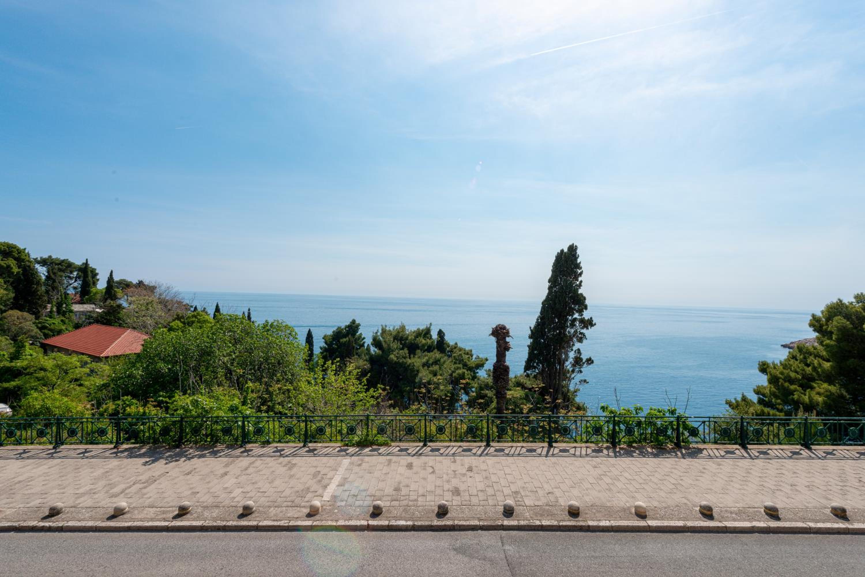 Dubrovnik Seaview apartment 10 min to the Old Town