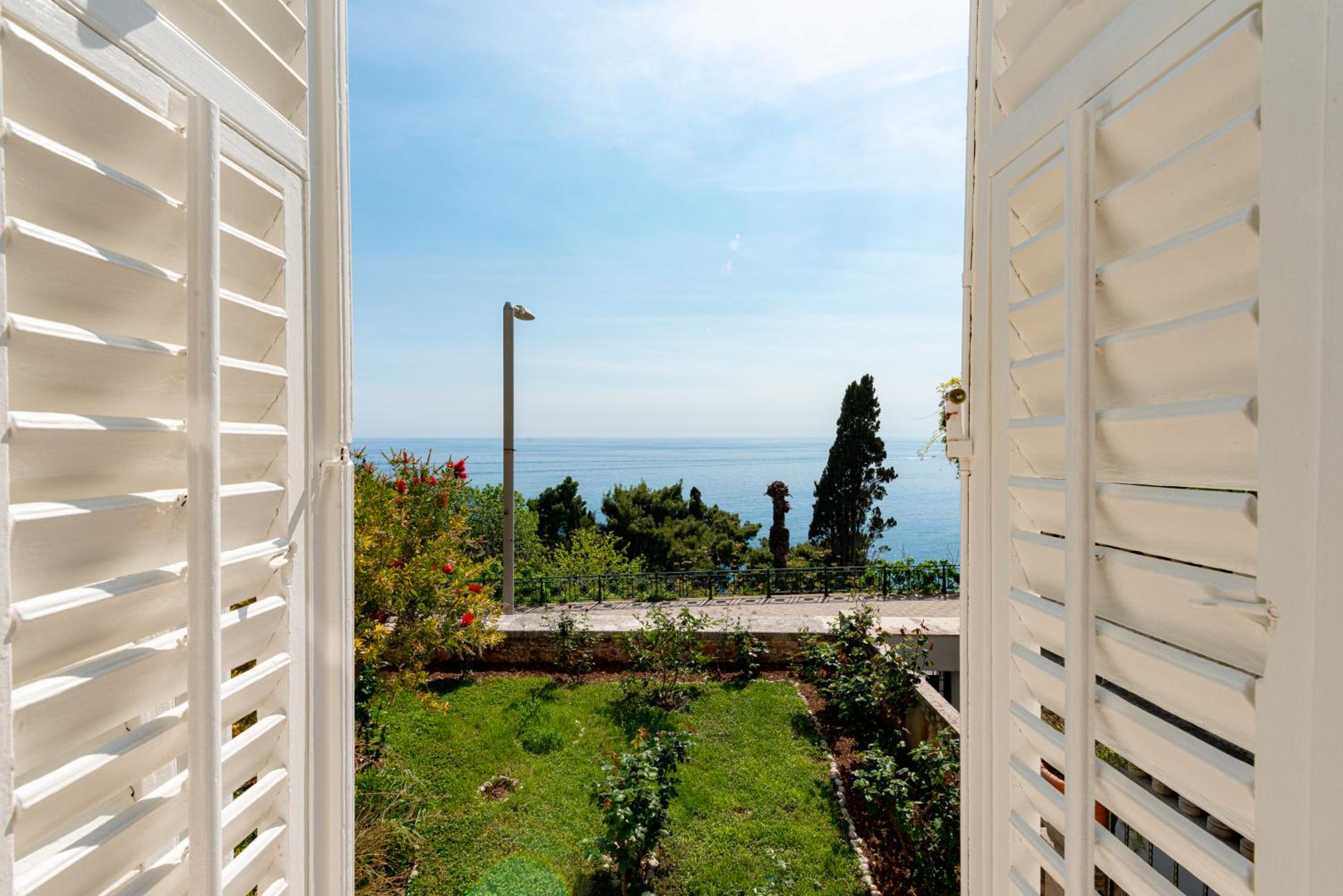 Dubrovnik Seaview apartment 10 min to the Old Town