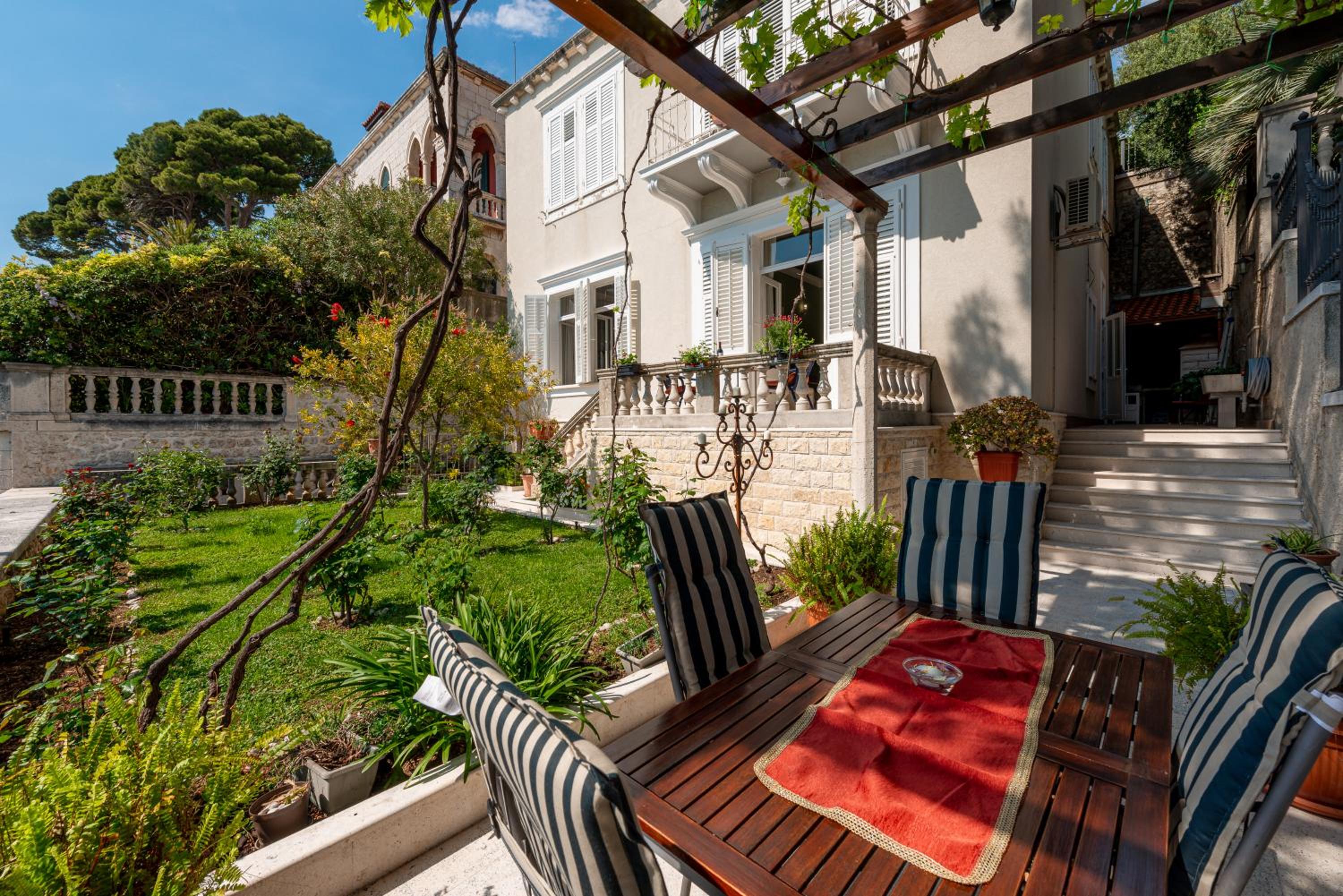 Dubrovnik Seaview apartment 10 min to the Old Town