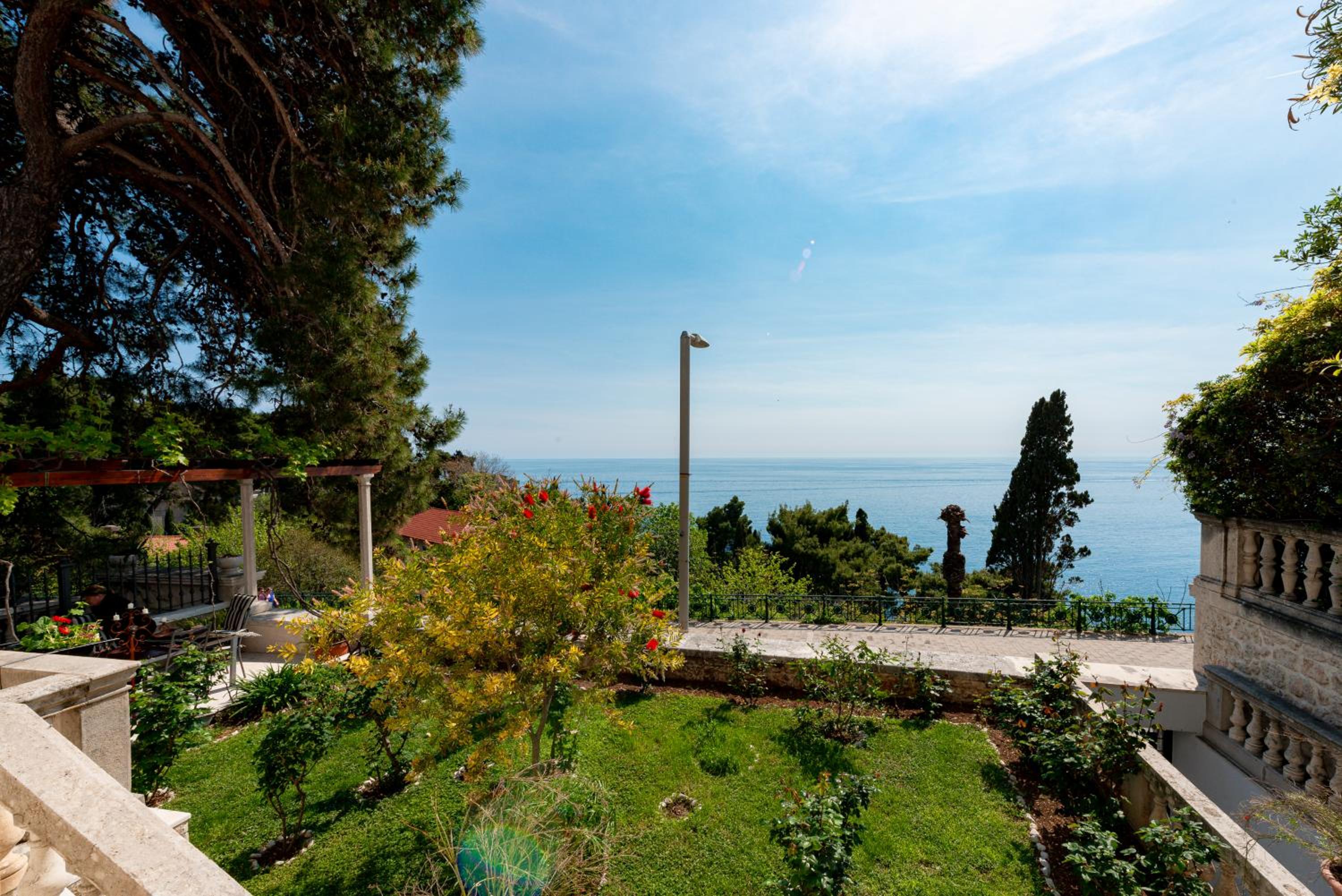 Dubrovnik Seaview apartment 10 min to the Old Town