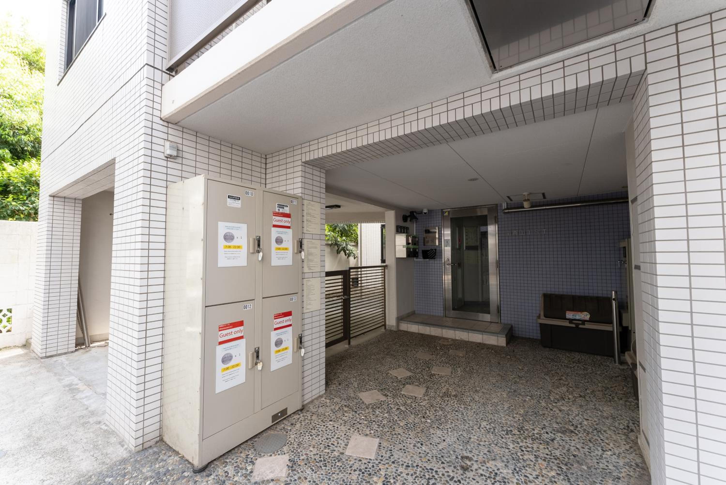 Minami-Aoyama-1st