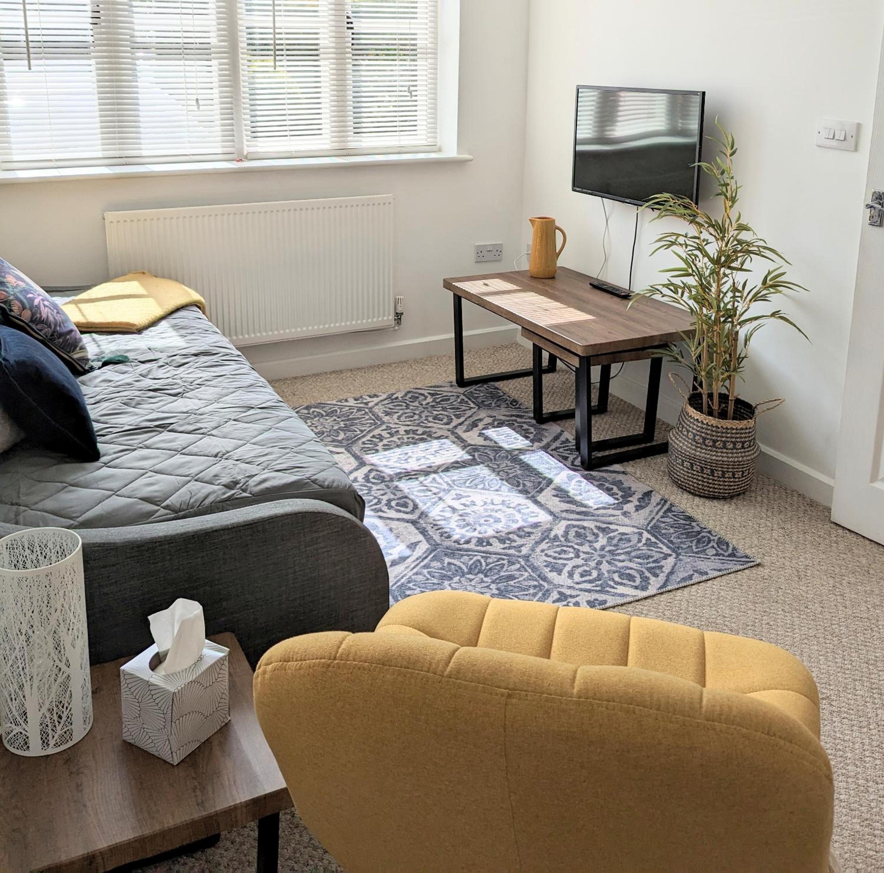Studio Apartment North Cardiff