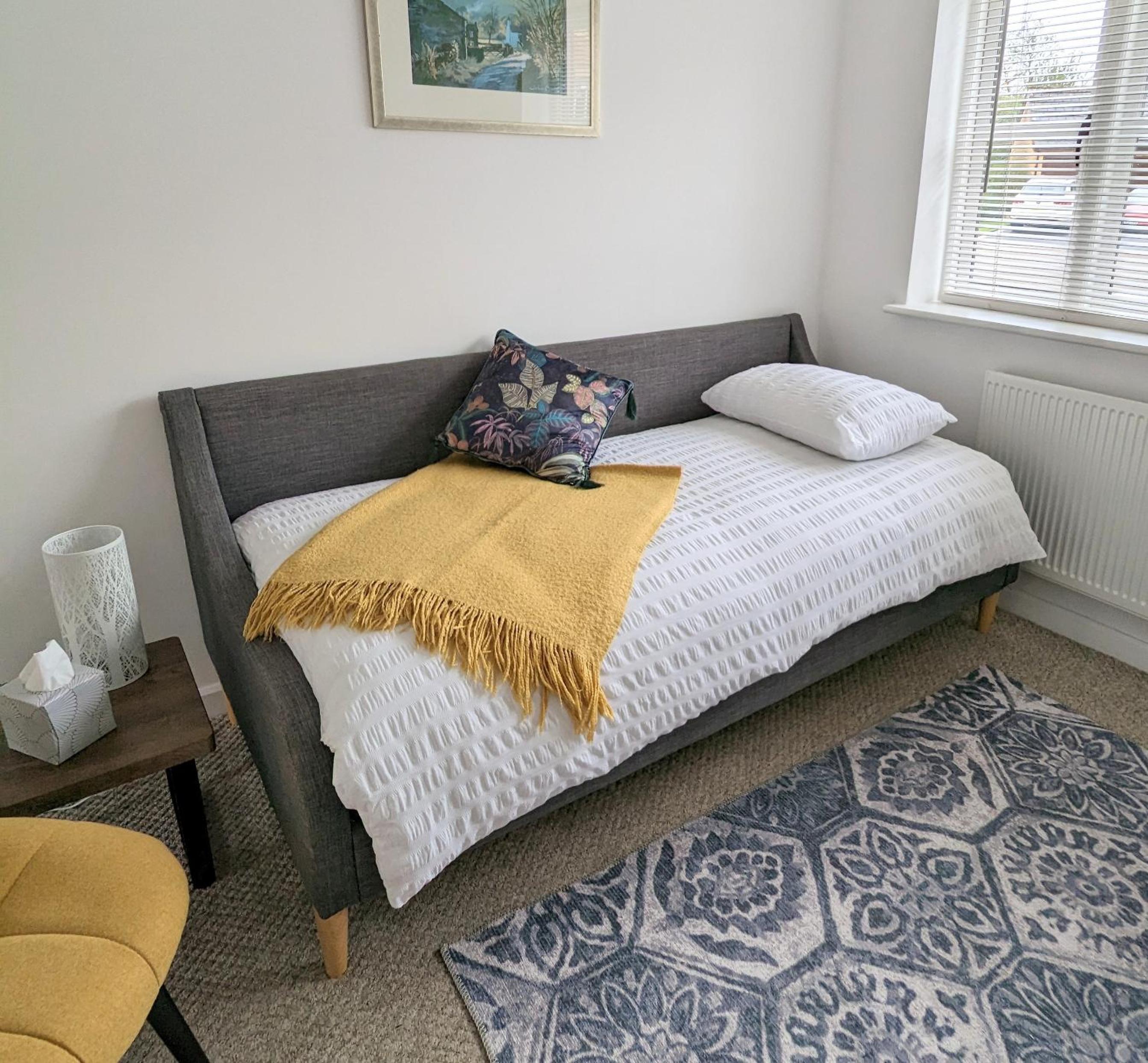 Studio Apartment North Cardiff