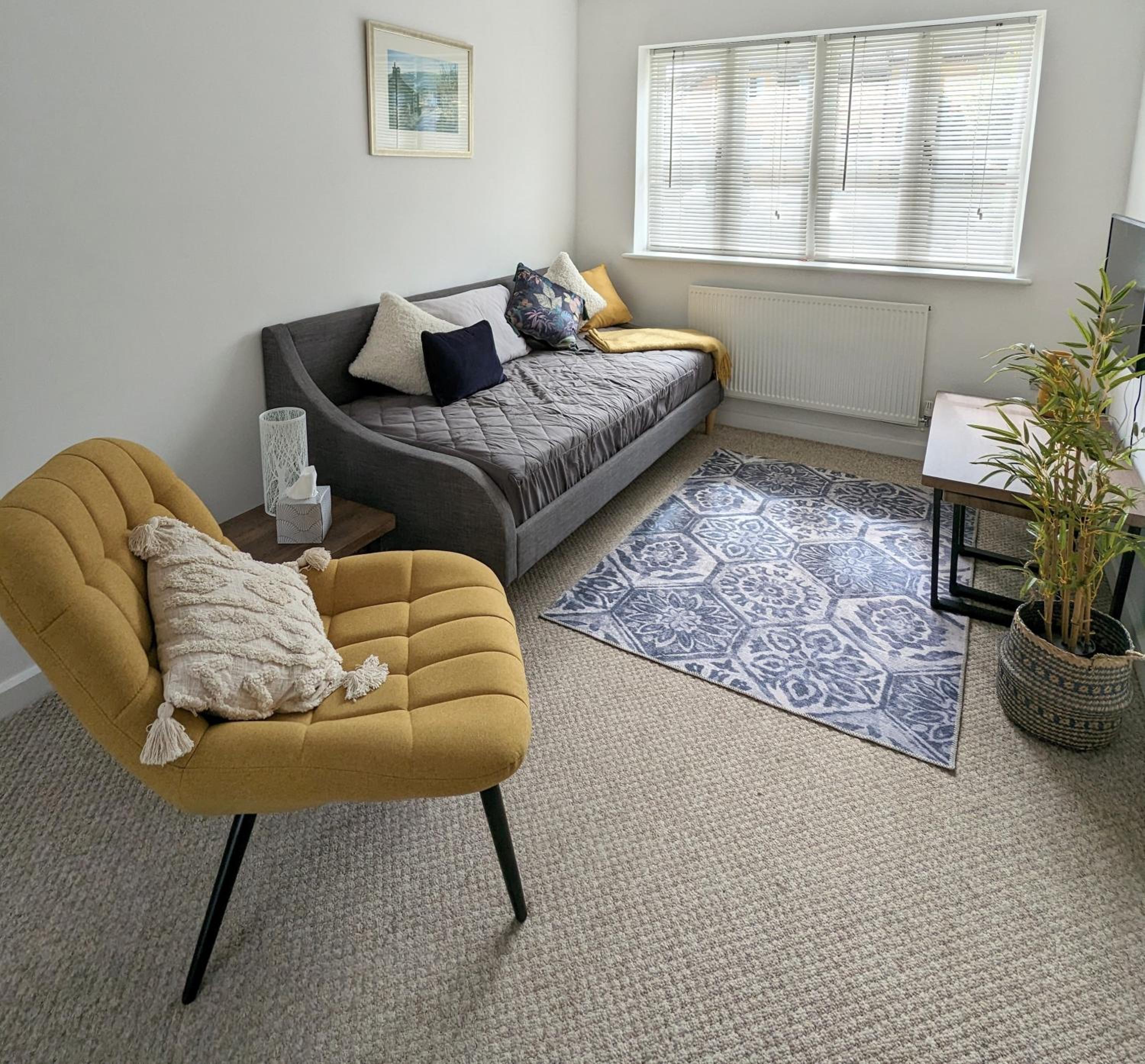 Studio Apartment North Cardiff