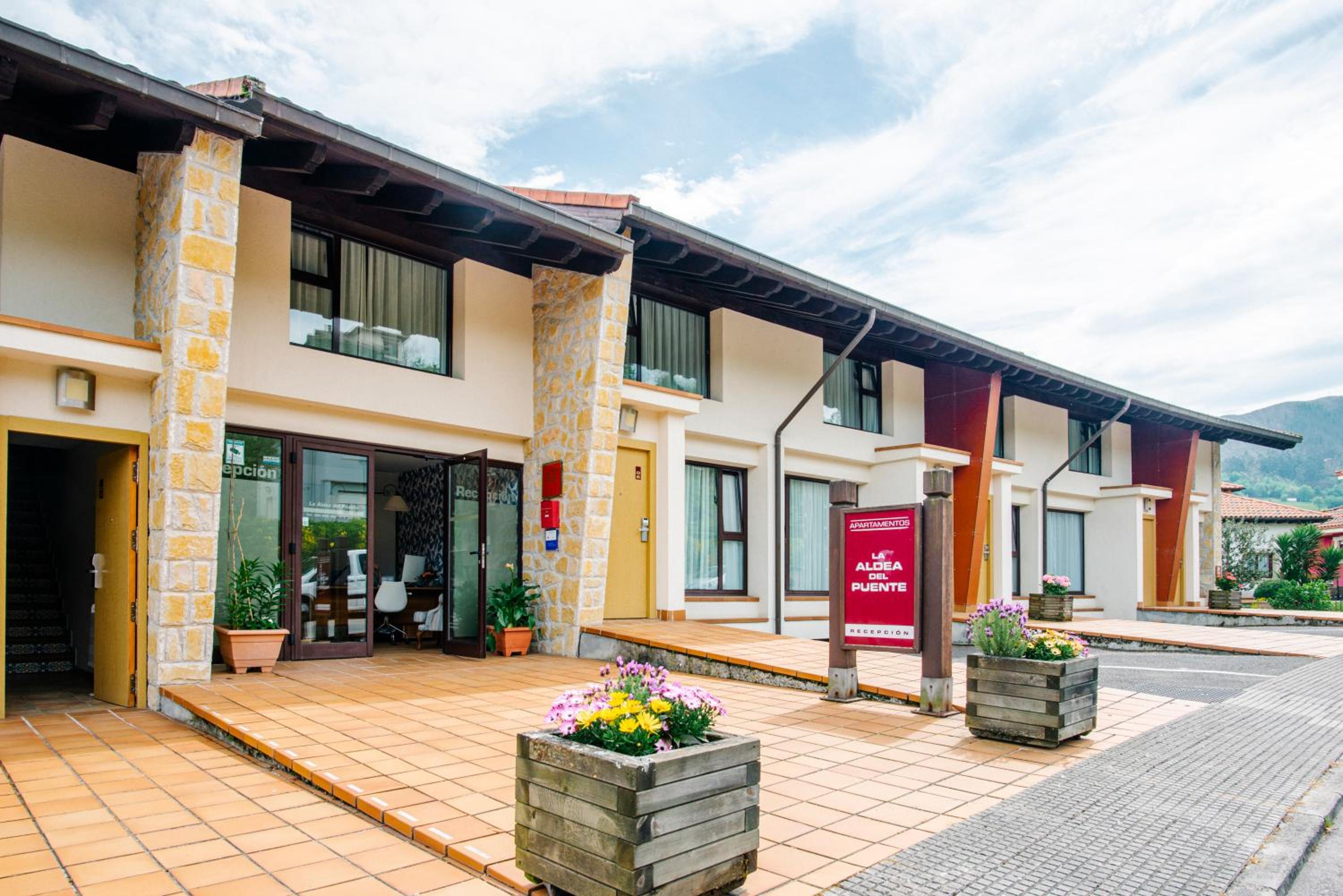 Apartamentos Aldea del Puente