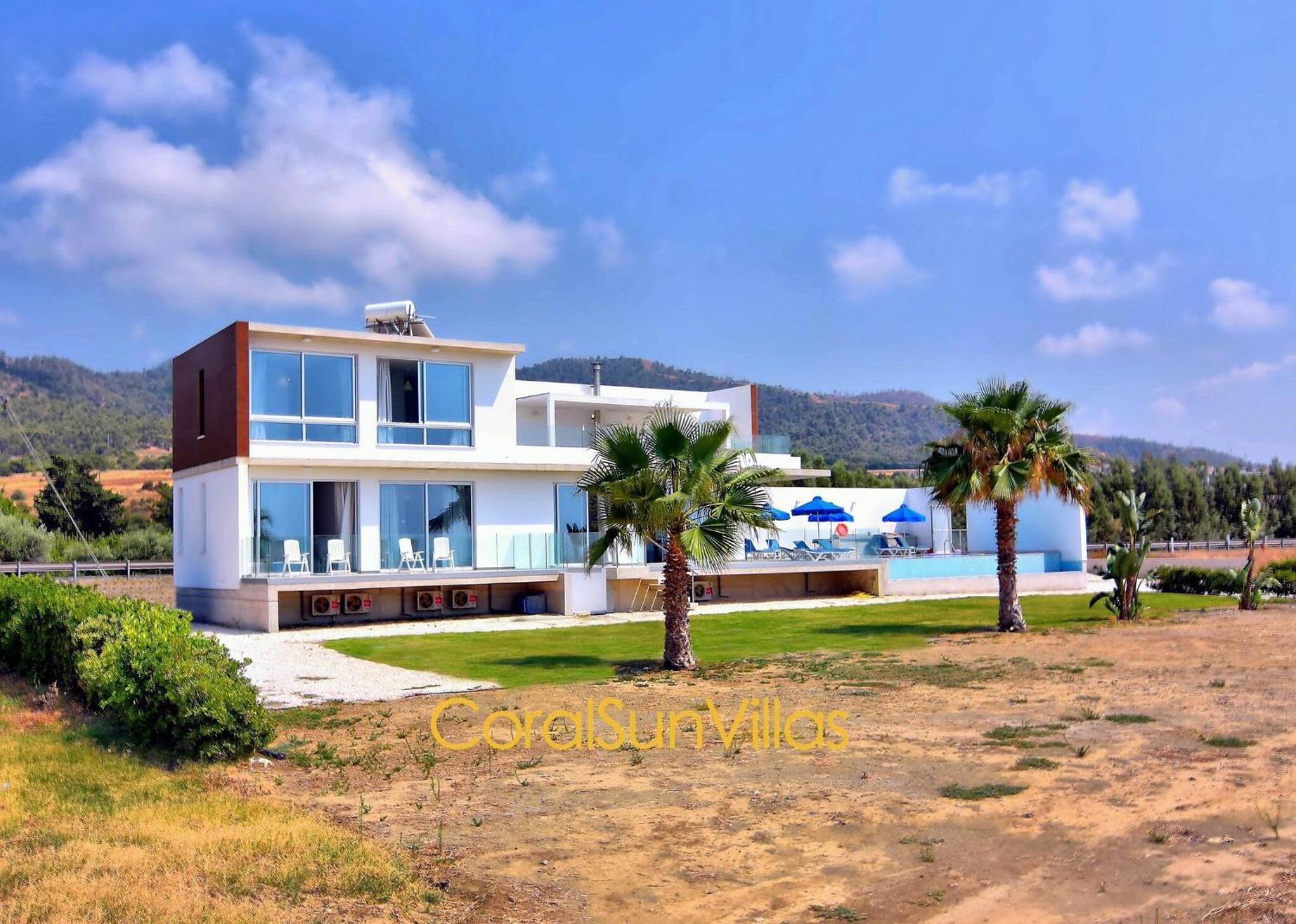 Blue - Beach Front Spectacular Villa Sleeps 10