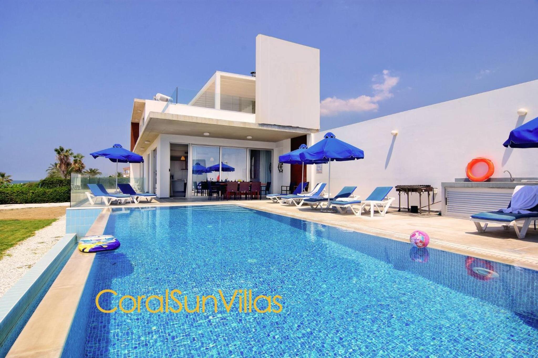 Blue - Beach Front Spectacular Villa Sleeps 10